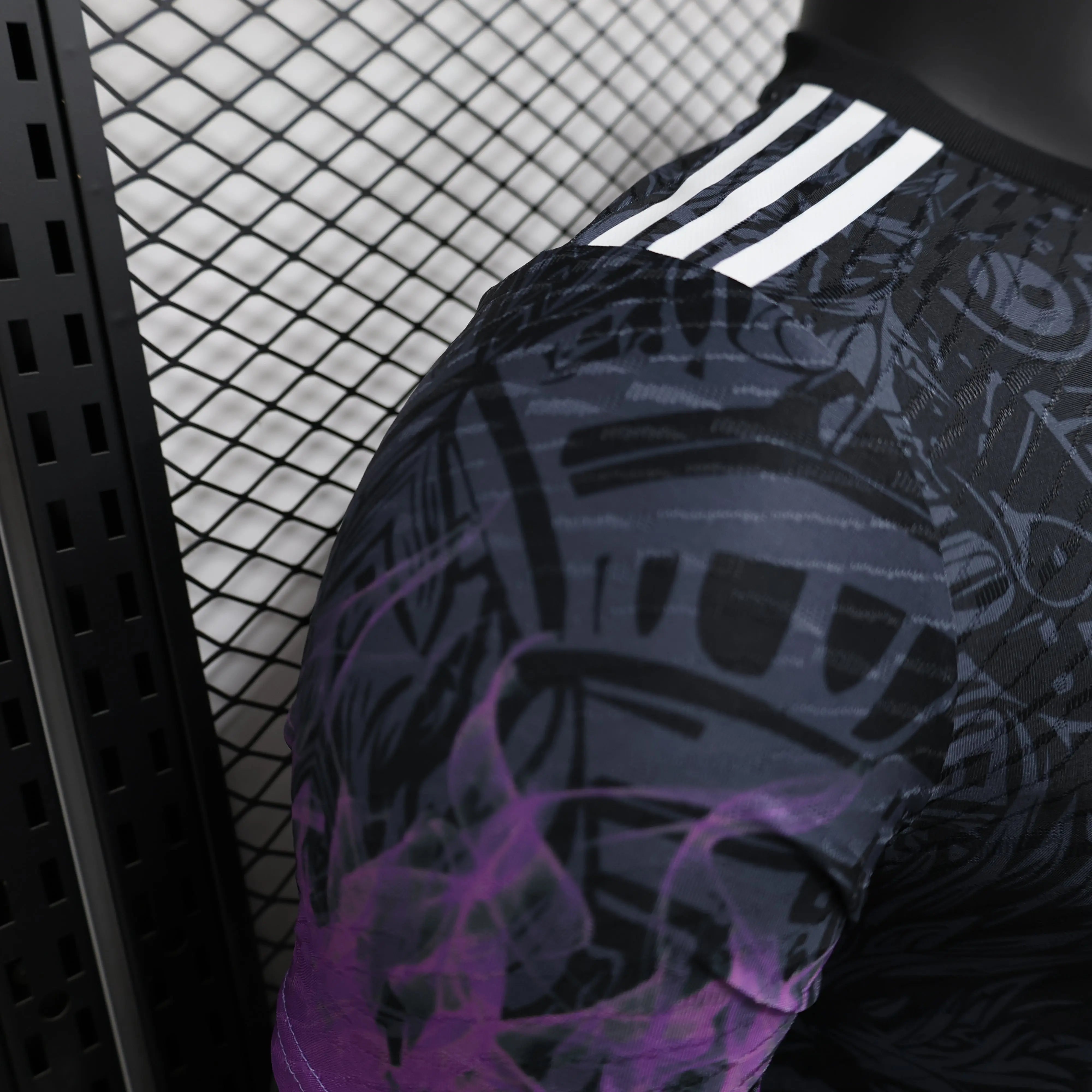MAILLOT LIVERPOOL ÉDITION SPÉCIALE VIOLET 2024/2025 - Maillot du Monde