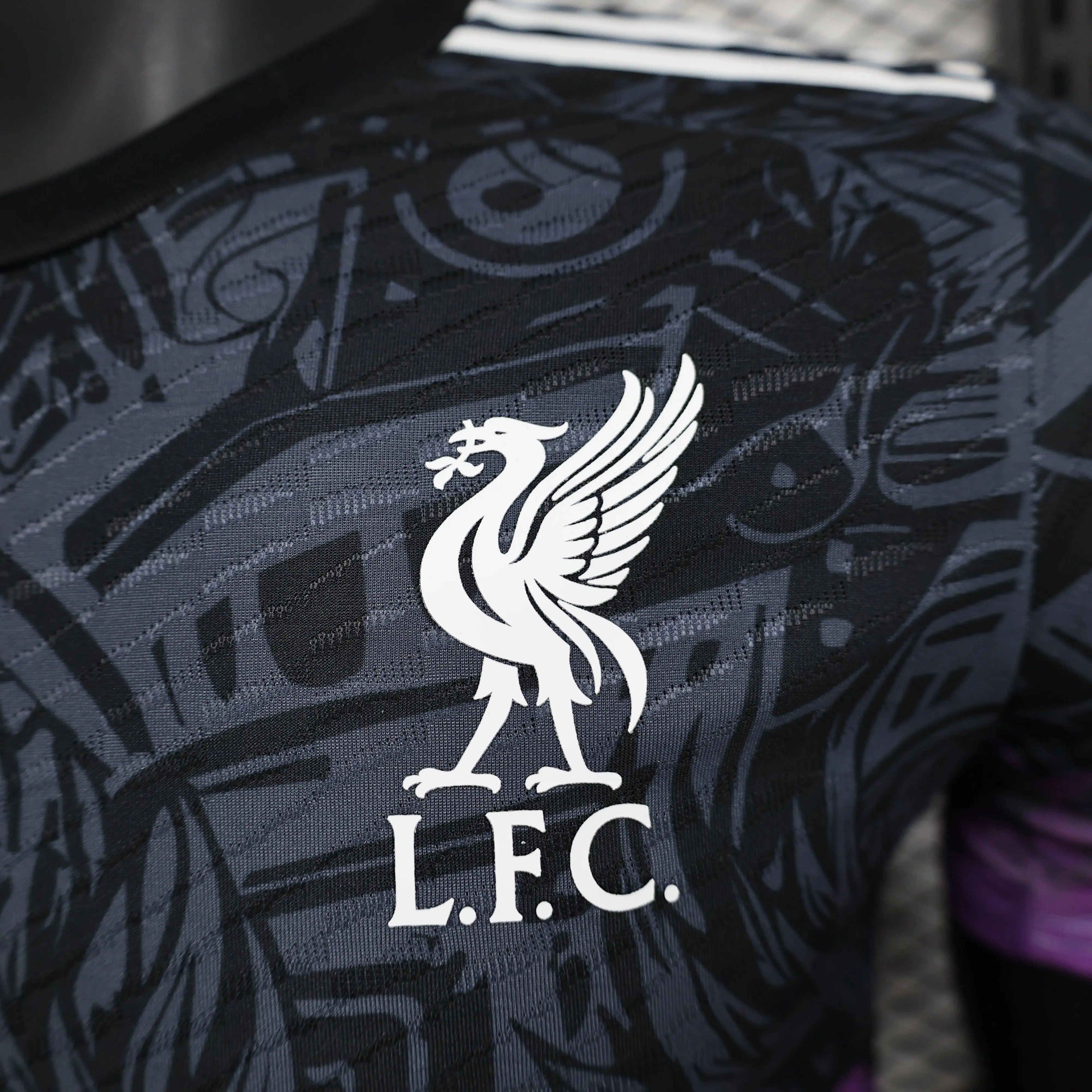 MAILLOT LIVERPOOL ÉDITION SPÉCIALE VIOLET 2024/2025 - Maillot du Monde