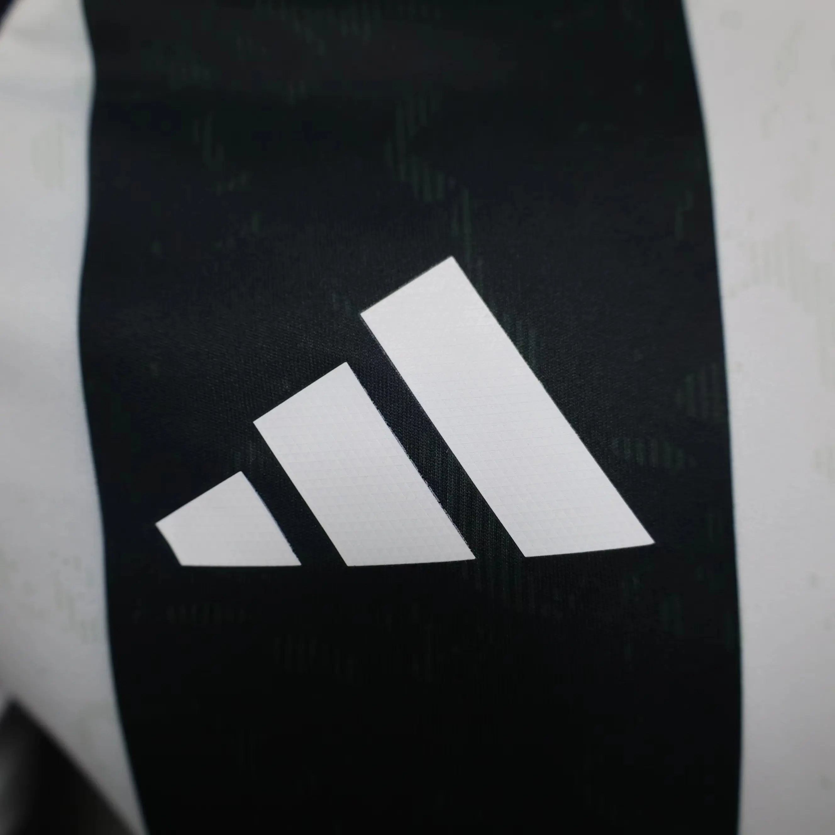 MAILLOT JUVENTUS DOMICILE 2024/2025 - Maillot du Monde