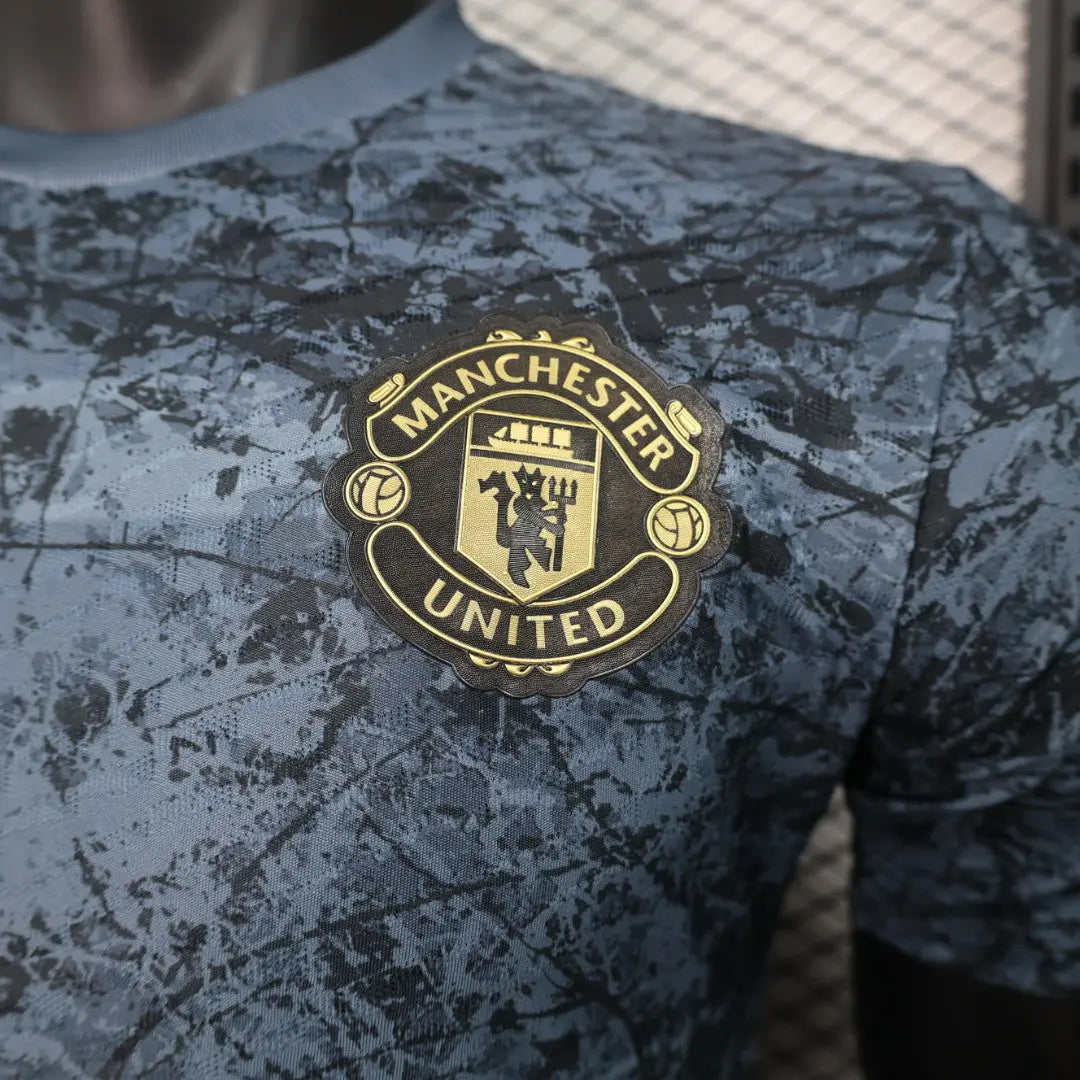 MAILLOT MANCHESTER UNITED AVANT MATCH 2023/2024 - Maillot du Monde