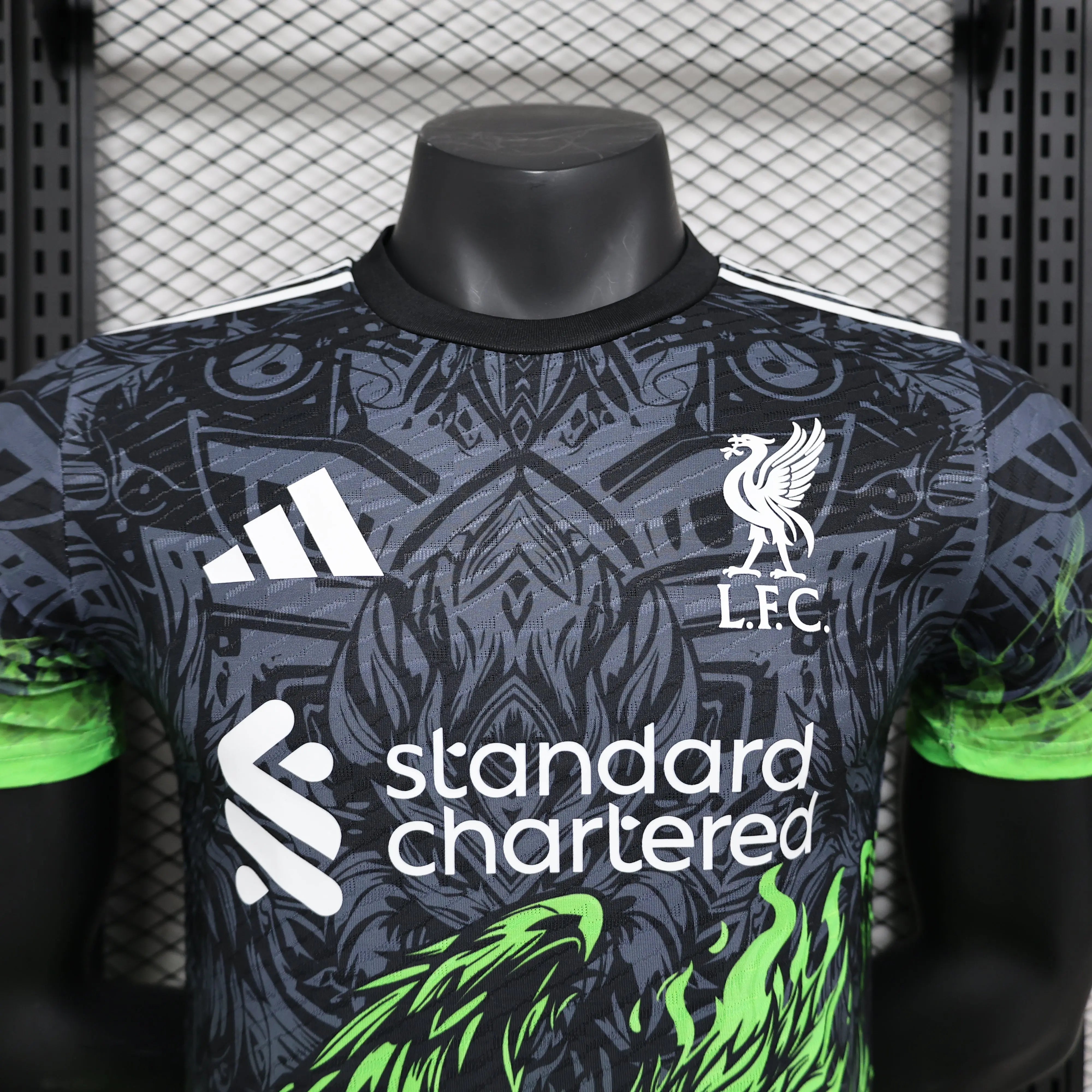 MAILLOT LIVERPOOL ÉDITION SPÉCIALE VERTE 2024/2025 - Maillot du Monde