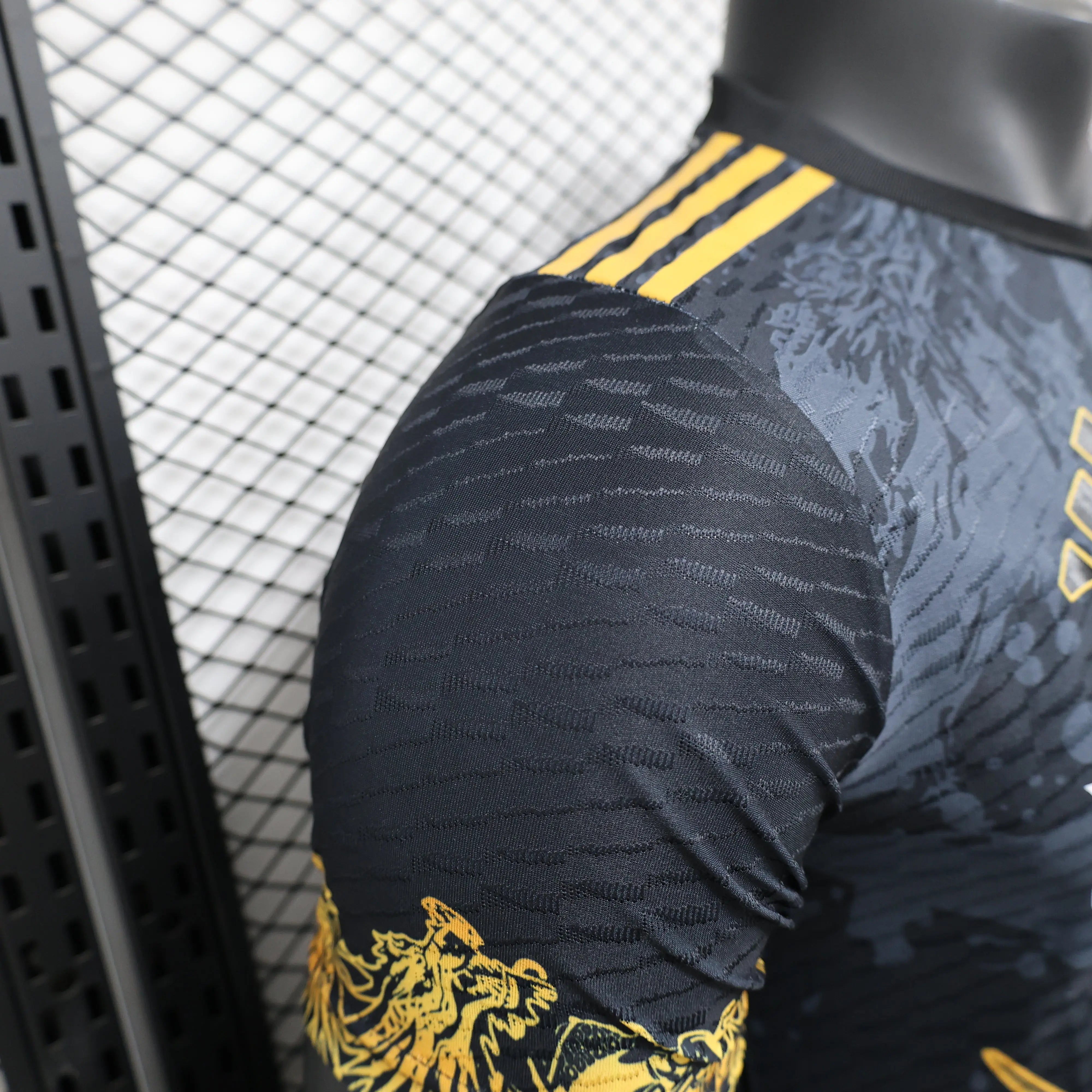 MAILLOT REAL MADRID ÉDITION SPÉCIALE 2024/2025 - Maillot du Monde