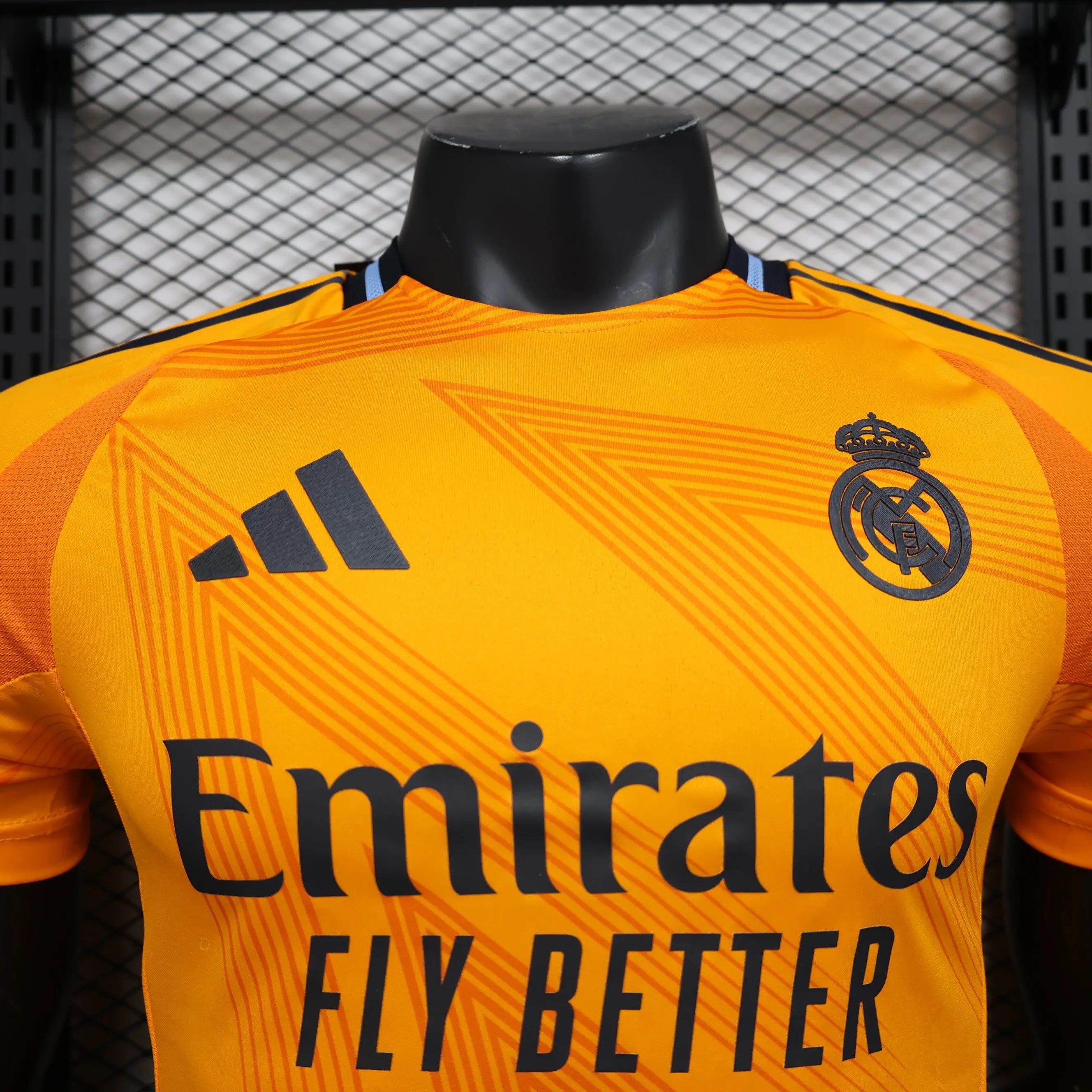 MAILLOT REAL MADRID EXTERIEUR 2024/2025 - Maillot du Monde