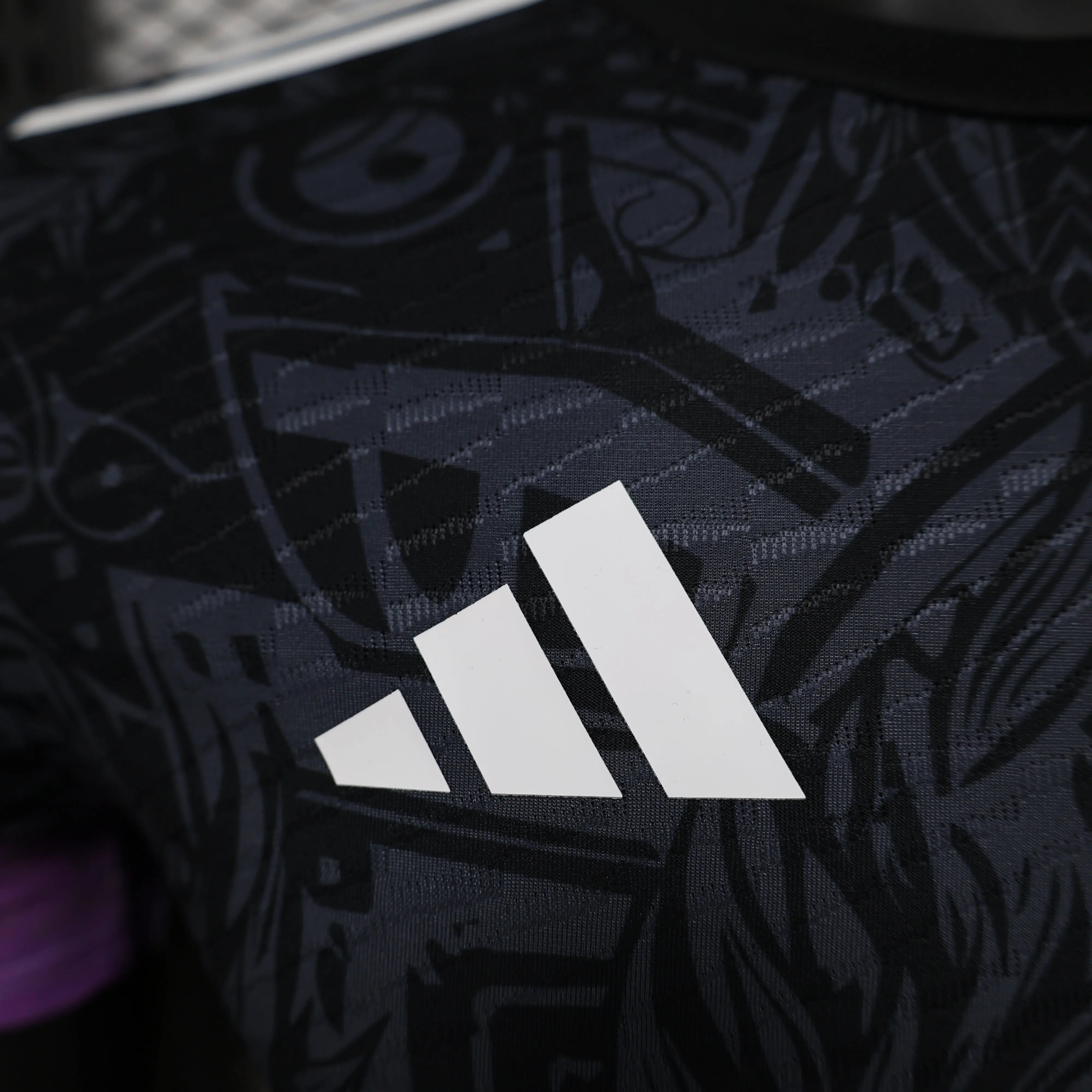 MAILLOT LIVERPOOL ÉDITION SPÉCIALE VIOLET 2024/2025 - Maillot du Monde