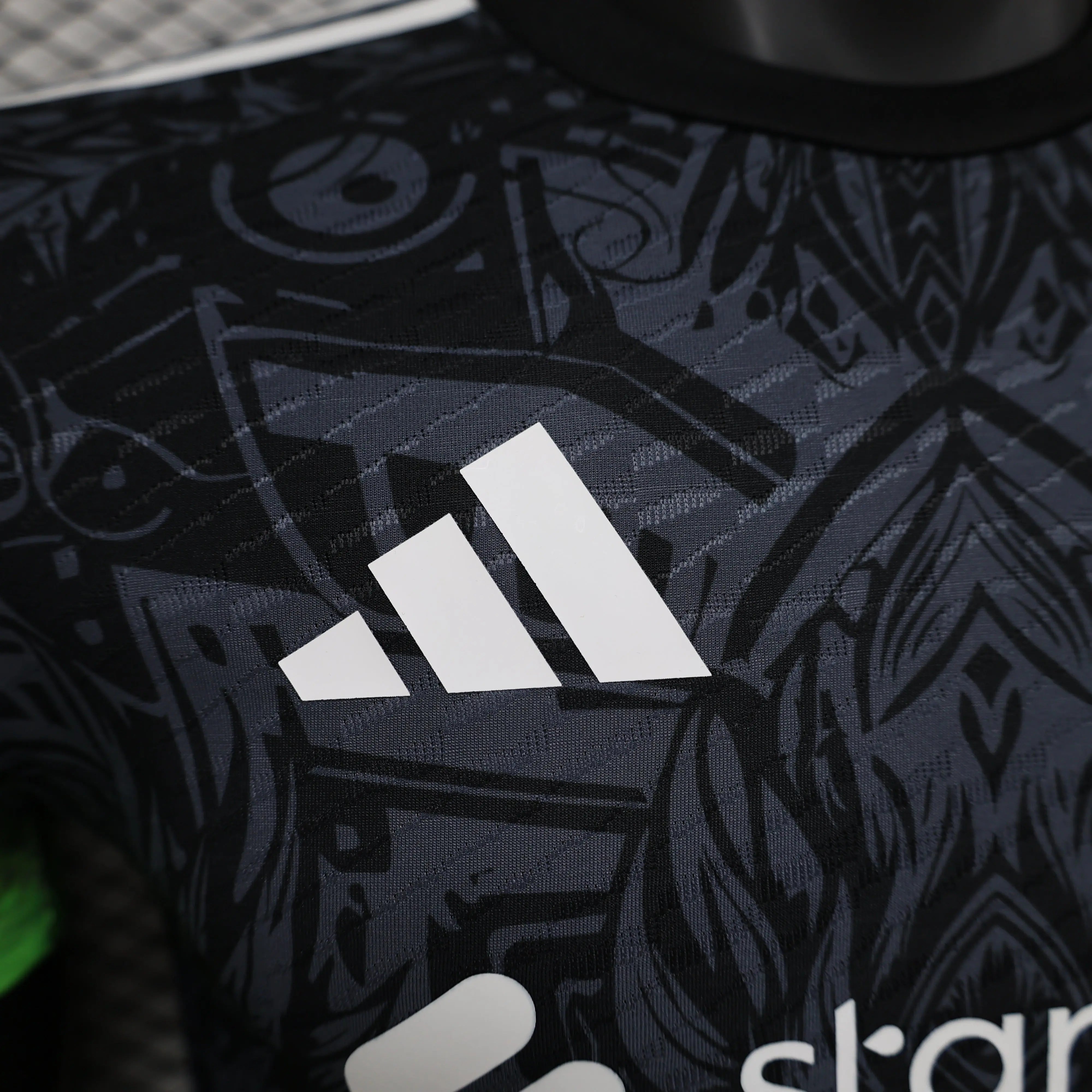 MAILLOT LIVERPOOL ÉDITION SPÉCIALE VERTE 2024/2025 - Maillot du Monde