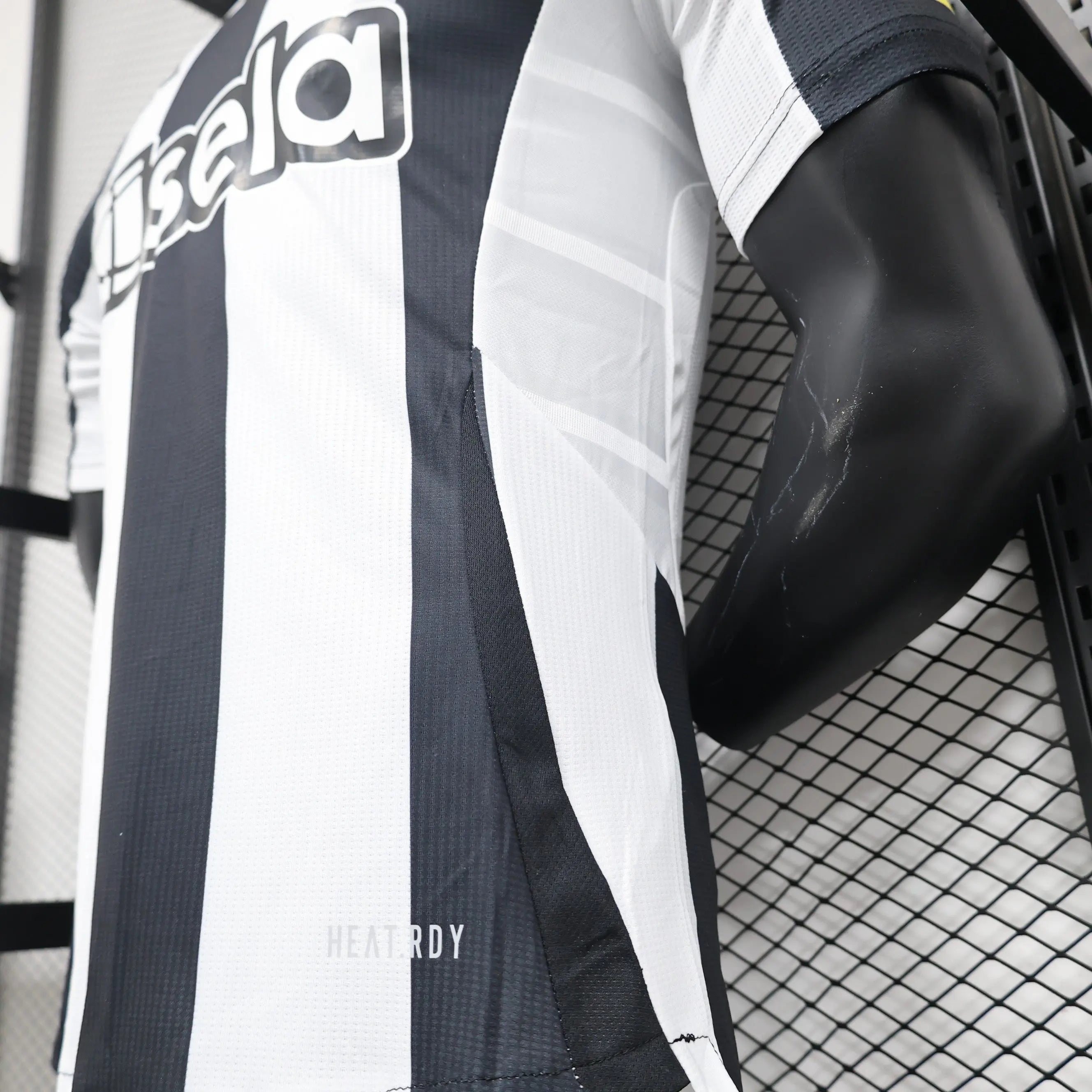 MAILLOT NEWCASTLE DOMICILE 2024/2025 - Maillot du Monde
