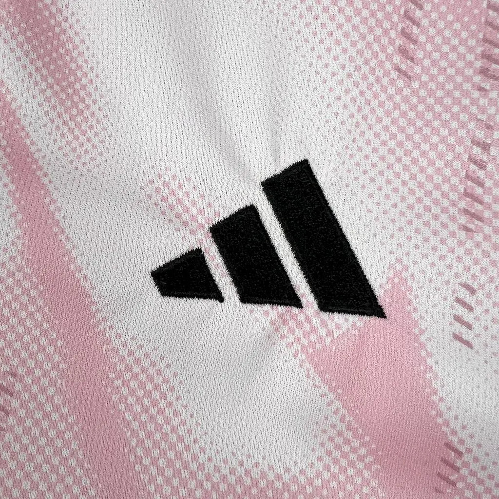 24/25 Maillot du Real Madrid Rose KaliFoot