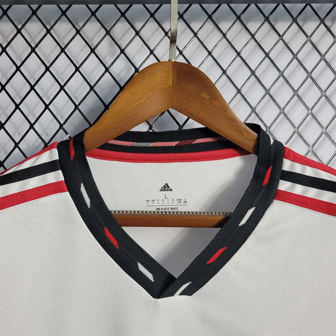 MAILLOT MANCHESTER UNITED EXTÉRIEUR 2022/2023 VERSION MANCHES LONGUES - Maillot du Monde