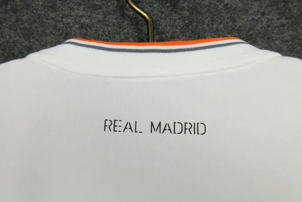 MAILLOT RÉTRO REAL MADRID DOMICILE 2013/2014 VERSION MANCHES LONGUES - Maillot du Monde