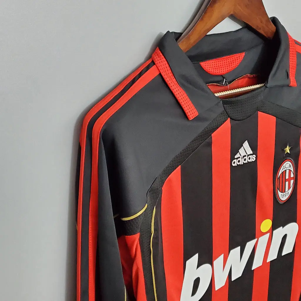 MAILLOT RÉTRO AC MILAN DOMICILE 2006/2007 VERSION MANCHES LONGUES - Maillot du Monde