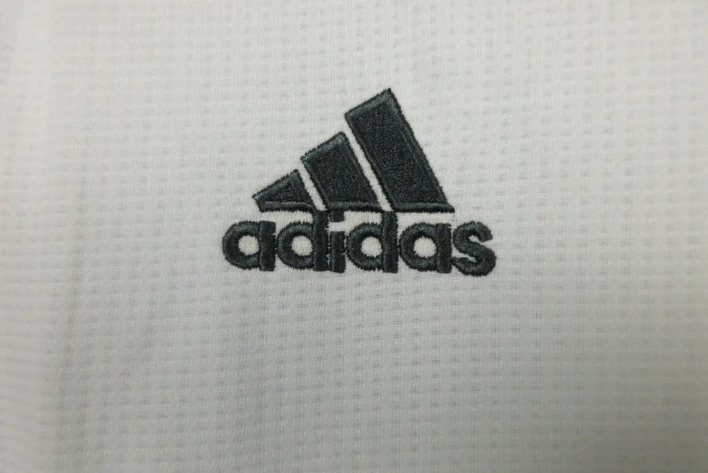 MAILLOT RETRO REAL MADRID DOMICILE 2015/2016 VERSION MANCHES LONGUES - Maillot du Monde