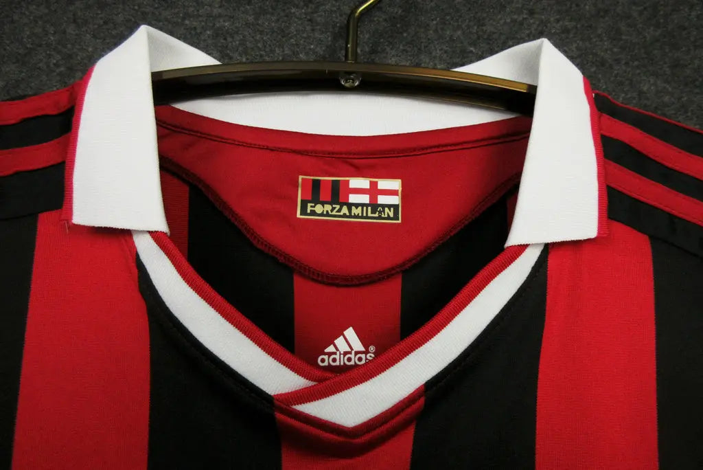 MAILLOT RETRO AC MILAN DOMICILE 2009/2010 VERSION MANCHES LONGUES - Maillot du Monde