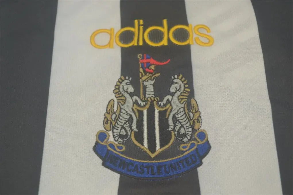 MAILLOT RETRO NEWCASTLE DOMICILE 1997/1999 VERSION MANCHES LONGUES - Maillot du Monde
