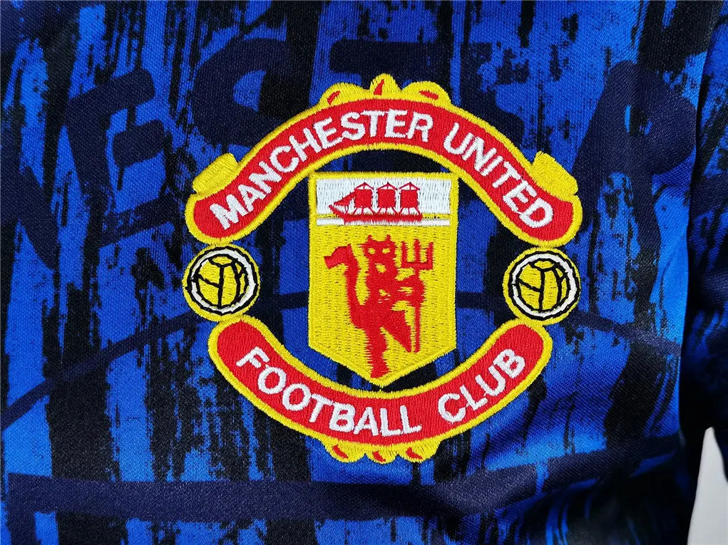 MAILLOT MANCHESTER UNITED EXTÉRIEUR 1992/1993VERSION MANCHES LONGUES - Maillot du Monde