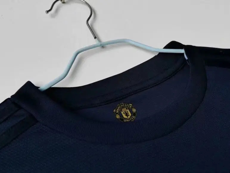 MAILLOT MANCHESTER CITY 1968 VERSION MANCHES LONGUES - Maillot du Monde