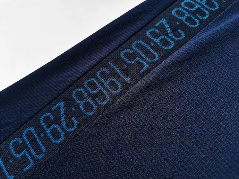 MAILLOT MANCHESTER CITY 1968 VERSION MANCHES LONGUES - Maillot du Monde