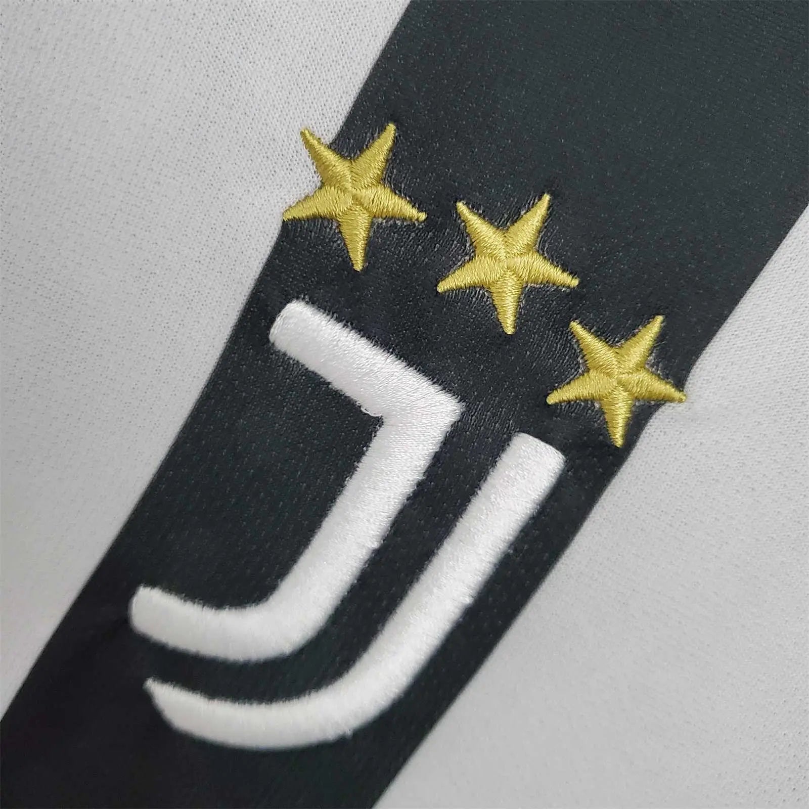 MAILLOT JUVENTUS DOMICILE 2021/2022 VERSION MANCHES LONGUES - Maillot du Monde