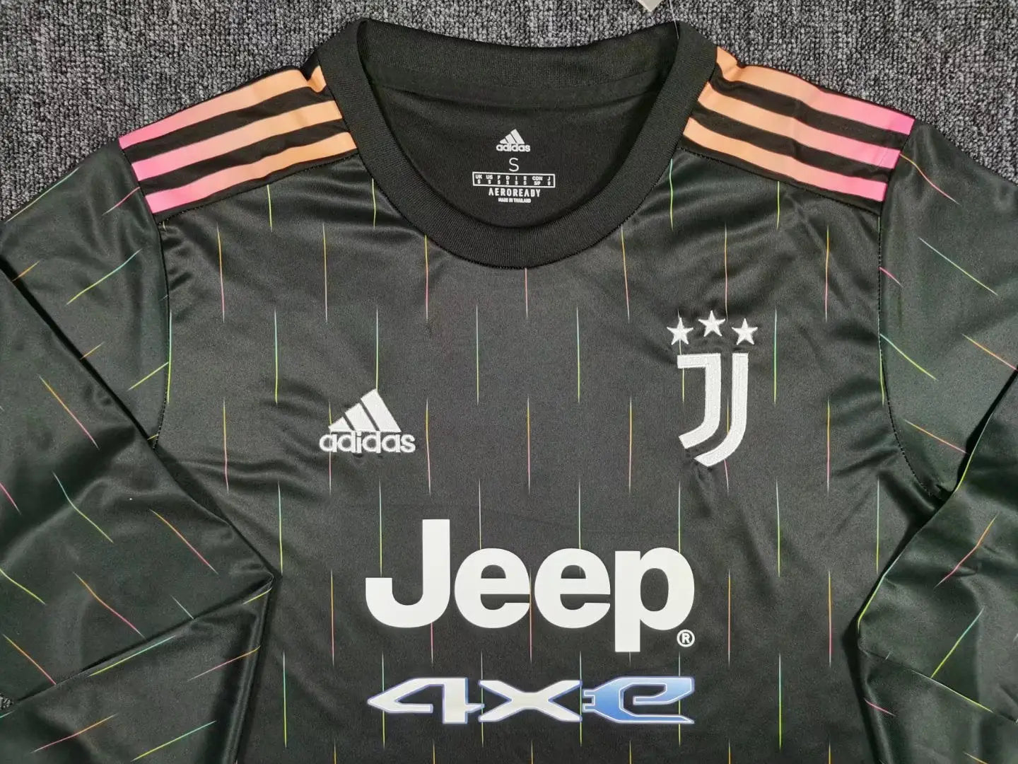 MAILLOT JUVENTUS EXTÉRIEUR 2021/2022 VERSION MANCHES LONGUES - Maillot du Monde