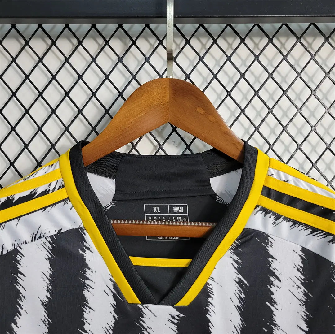 MAILLOT JUVENTUS DOMICILE 2023/2024 VERSION MANCHES LONGUES - Maillot du Monde