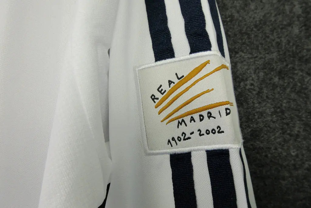 MAILLOT RETRO RÉAL MADRID DOMICILE 2002/2003 VERSION MANCHES LONGUES - Maillot du Monde