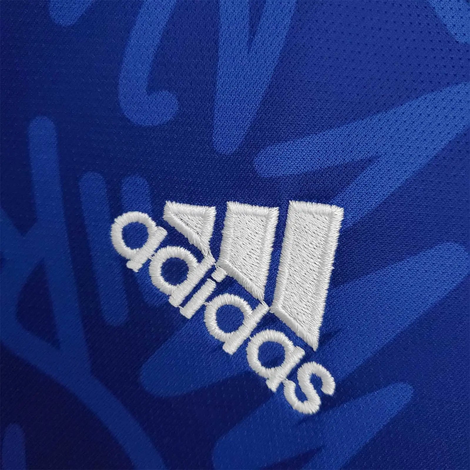 MAILLOT REAL MADRID EXTÉRIEUR 2021/2022 VERSION MANCHES LONGUES - Maillot du Monde