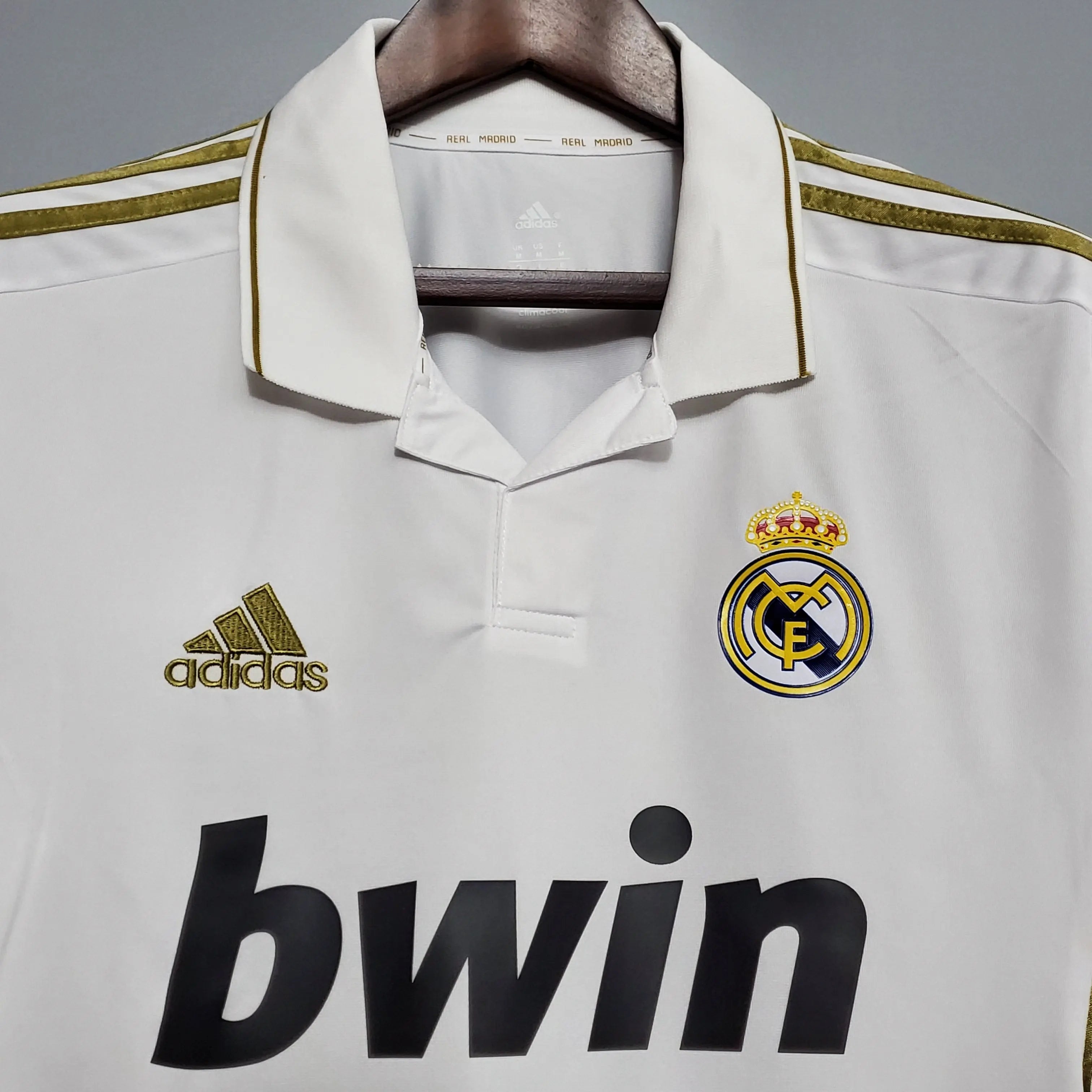 MAILLOT REAL MADRID DOMICILE 2011/2012 VERSION MANCHES LONGUES - Maillot du Monde