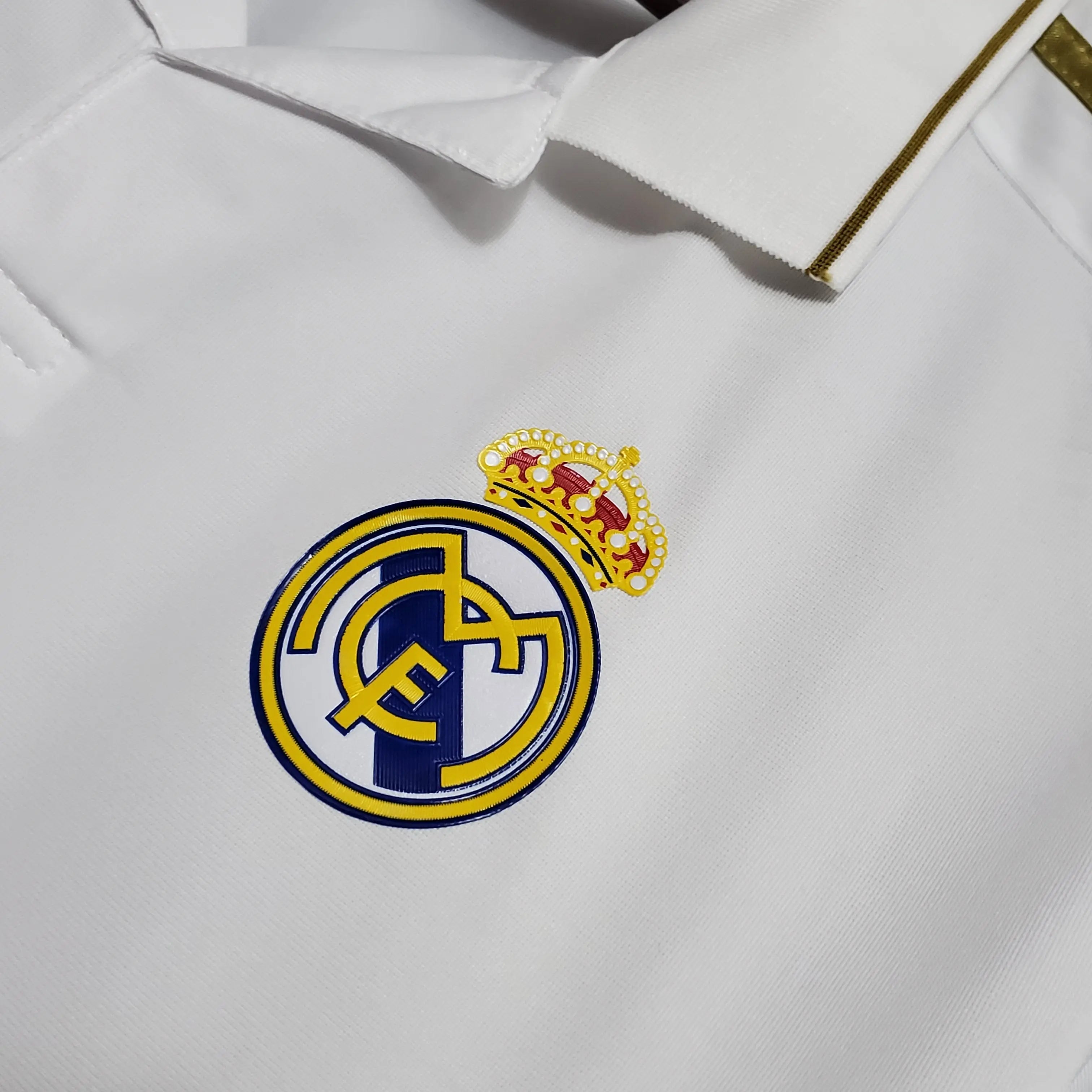 MAILLOT REAL MADRID DOMICILE 2011/2012 VERSION MANCHES LONGUES - Maillot du Monde