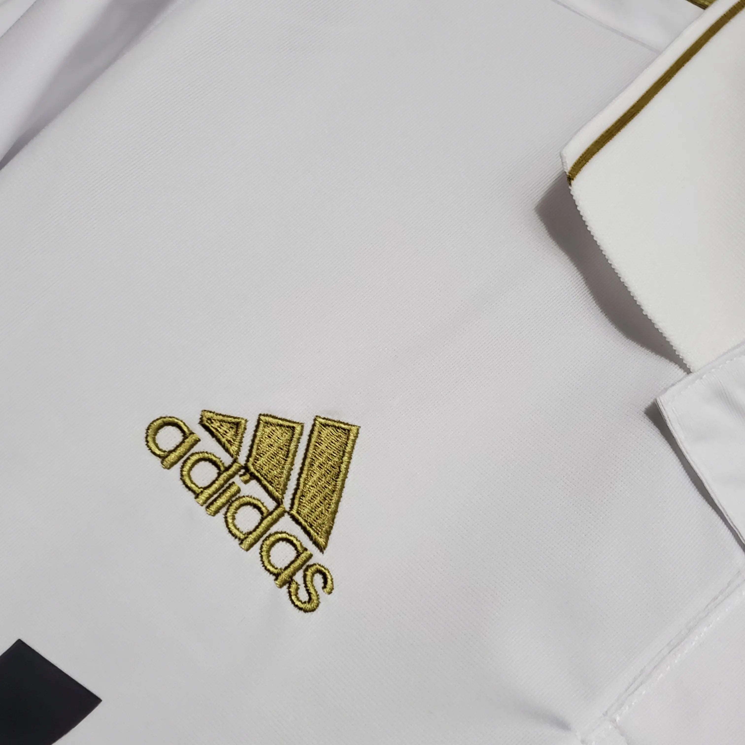 MAILLOT REAL MADRID DOMICILE 2011/2012 VERSION MANCHES LONGUES - Maillot du Monde