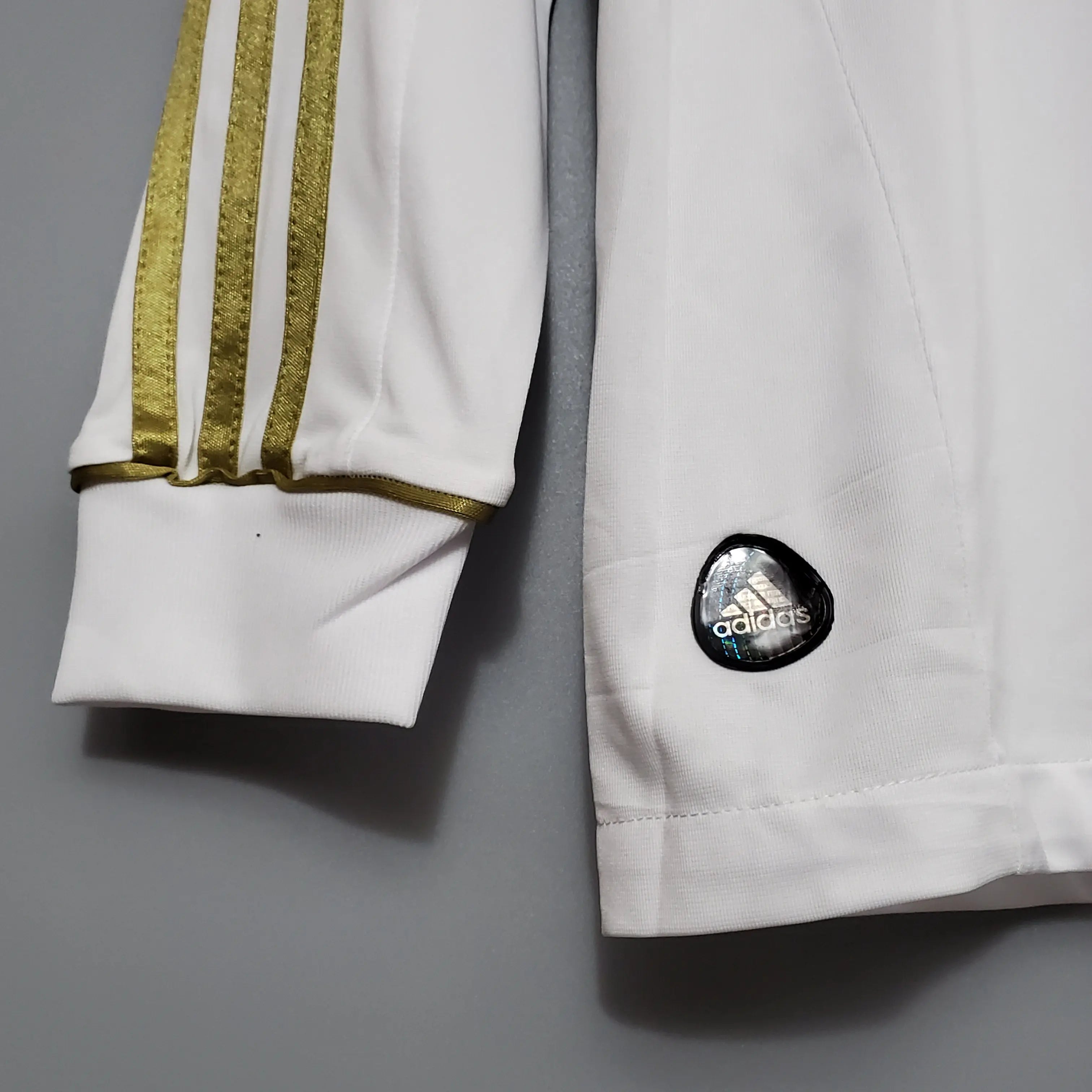 MAILLOT REAL MADRID DOMICILE 2011/2012 VERSION MANCHES LONGUES - Maillot du Monde