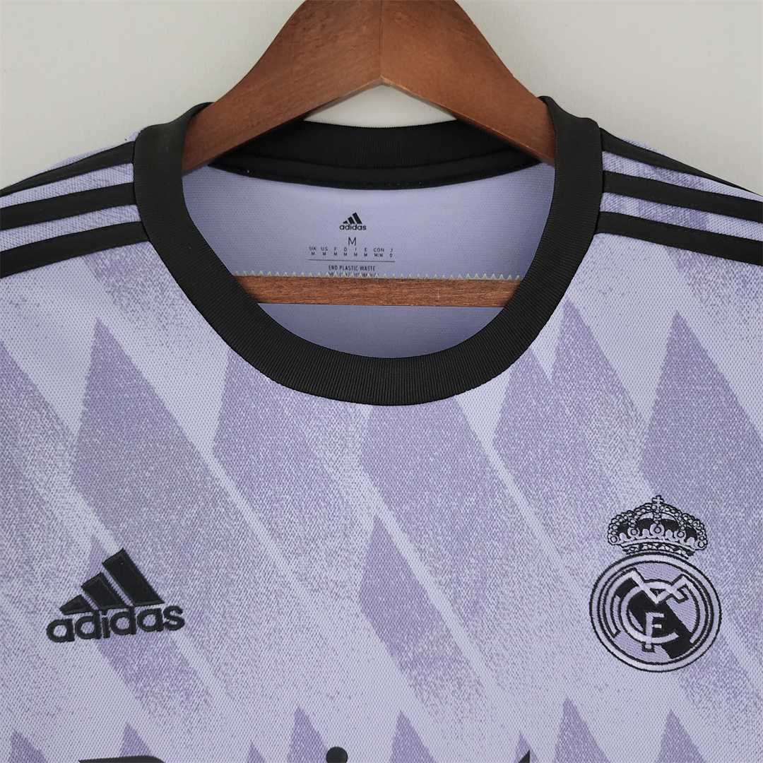MAILLOT REAL MADRID EXTÉRIEUR 2022/2023 VERSION MANCHES LONGUES - Maillot du Monde