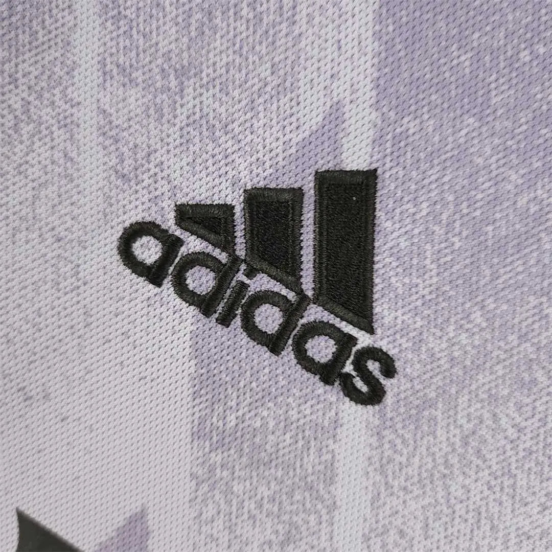 MAILLOT REAL MADRID EXTÉRIEUR 2022/2023 VERSION MANCHES LONGUES - Maillot du Monde