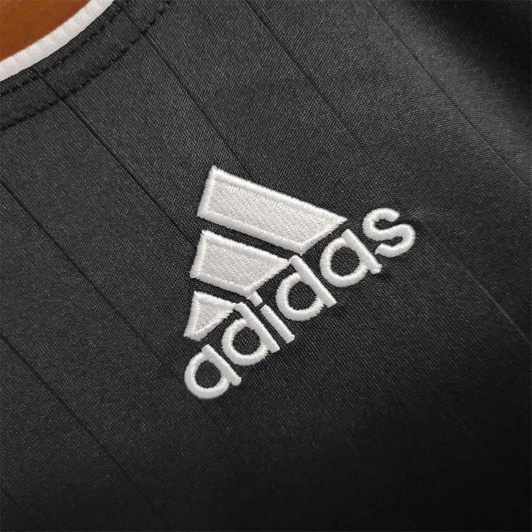 MAILLOT REAL MADRID 2006/2007 VERSION MANCHES LONGUES - Maillot du Monde
