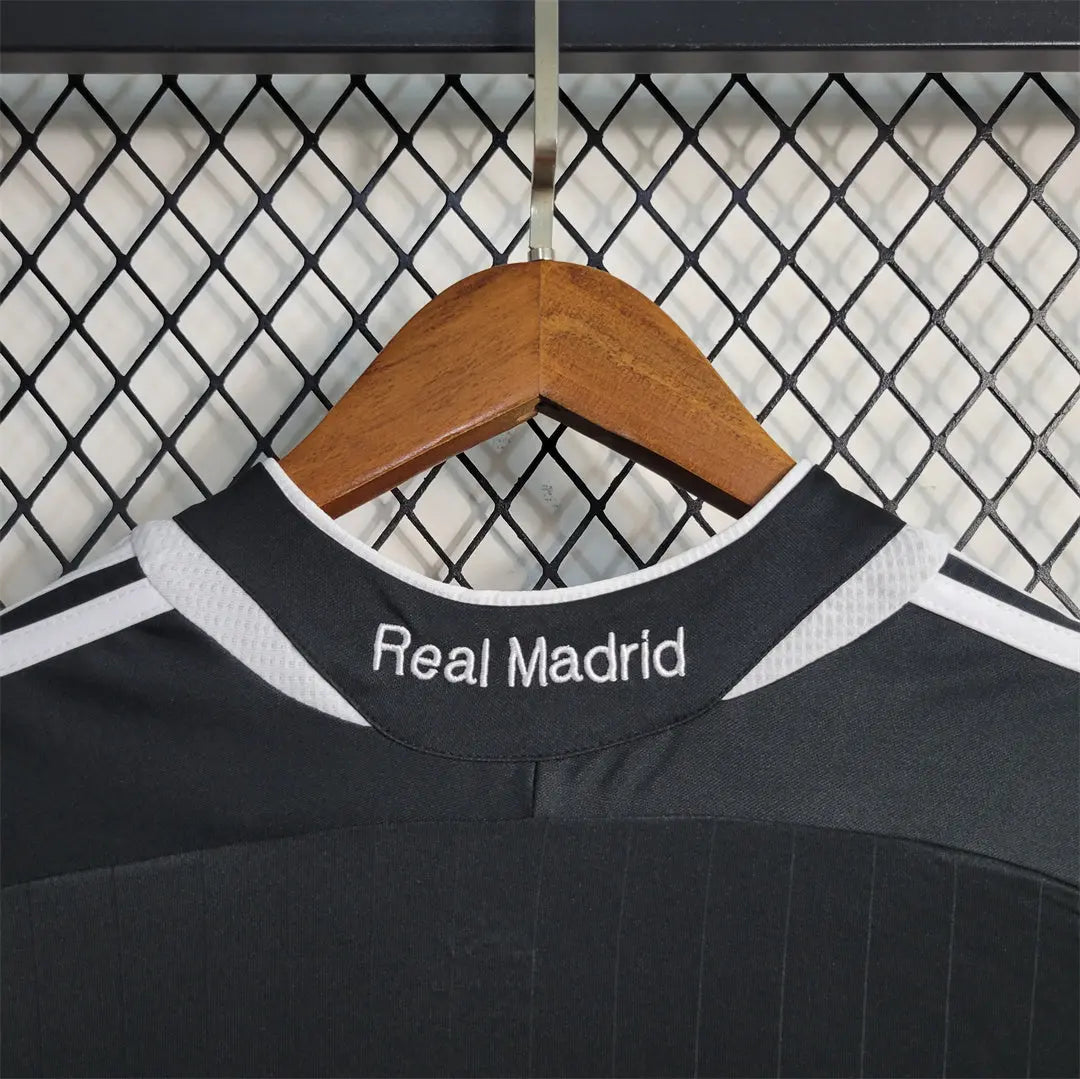 MAILLOT REAL MADRID 2006/2007 VERSION MANCHES LONGUES - Maillot du Monde