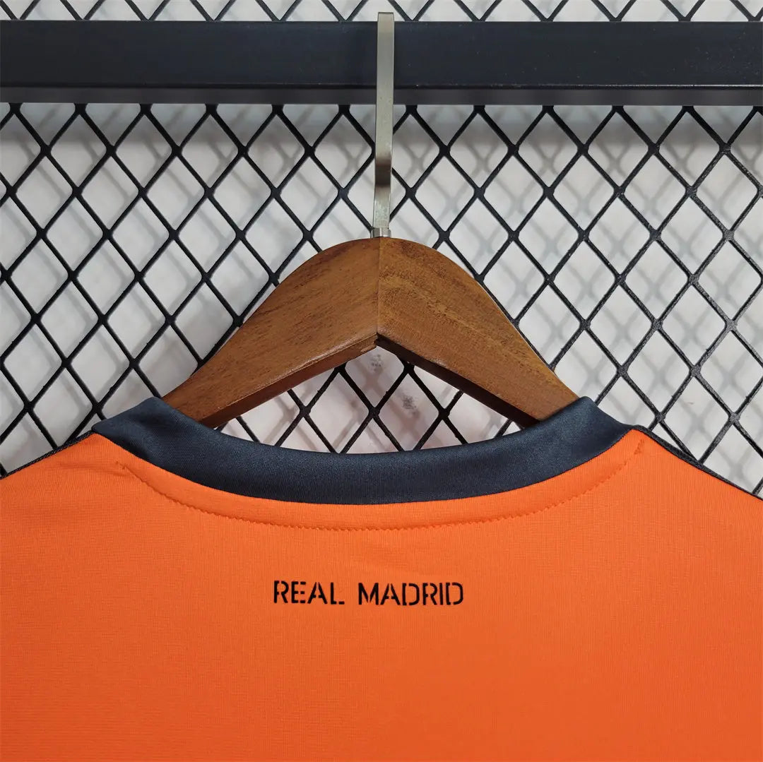 MAILLOT REAL MADRID 2013/2014 VERSION MANCHES LONGUES - Maillot du Monde