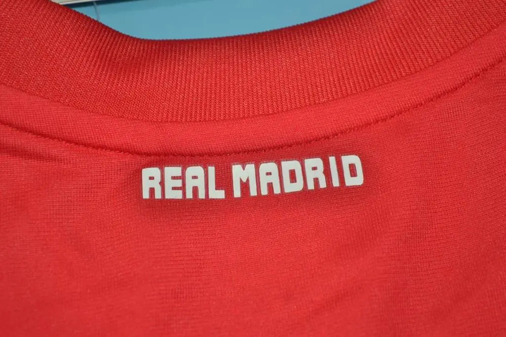 MAILLOT REAL MADRID EXTÉRIEUR 2011/2012 VERSION MANCHES LONGUES - Maillot du Monde