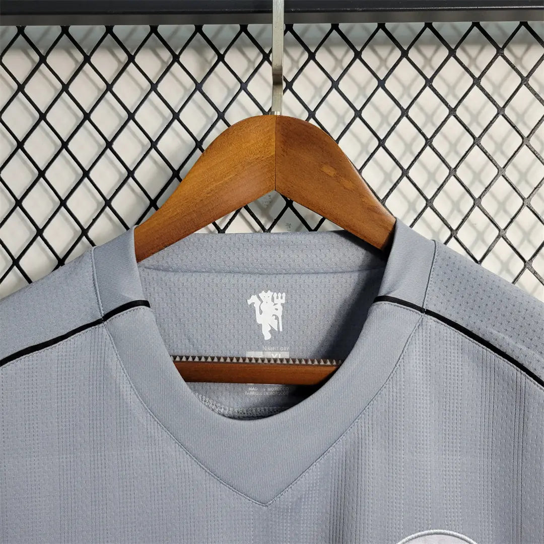 MAILLOT MANCHESTER UNITED 2007/2008 VERSION MANCHES LONGUES - Maillot du Monde