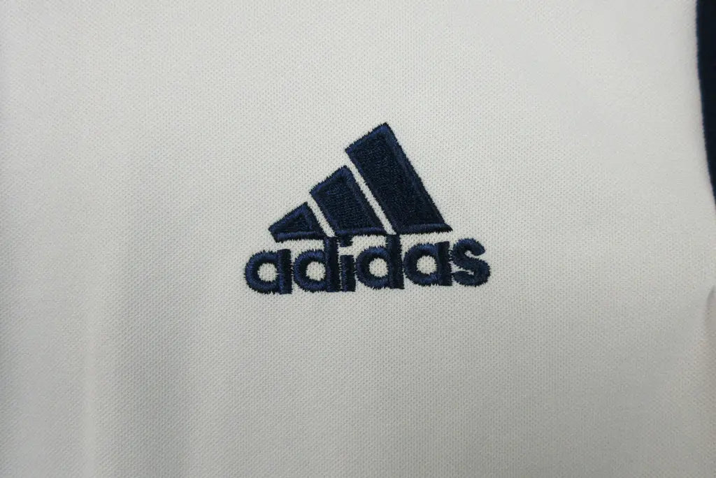 MAILLOT RETRO REAL MADRID DOMICILE 2016/2018 VERSION MANCHES LONGUES - Maillot du Monde