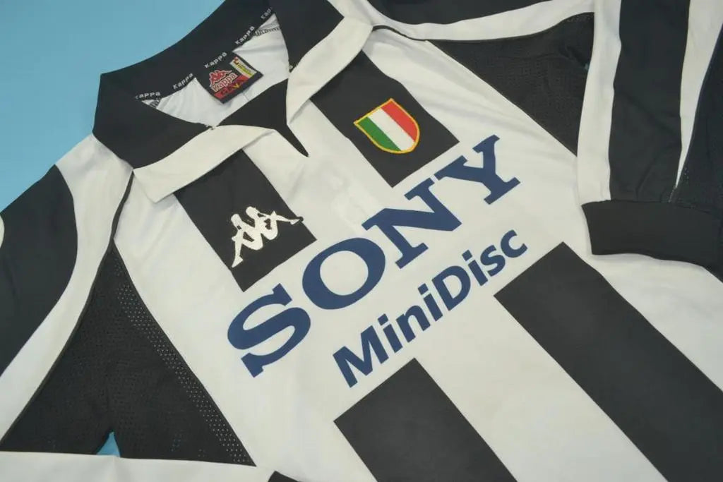MAILLOT RETRO JUVENTUS DOMICILE 1997/1998 VERSION MANCHES LONGUES - Maillot du Monde
