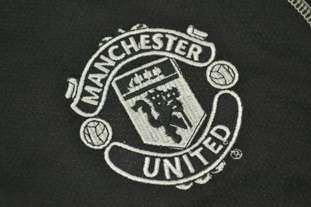 MAILLOT MANCHESTER UNITED RETRO VERSION MANCHES LONGUES - Maillot du Monde