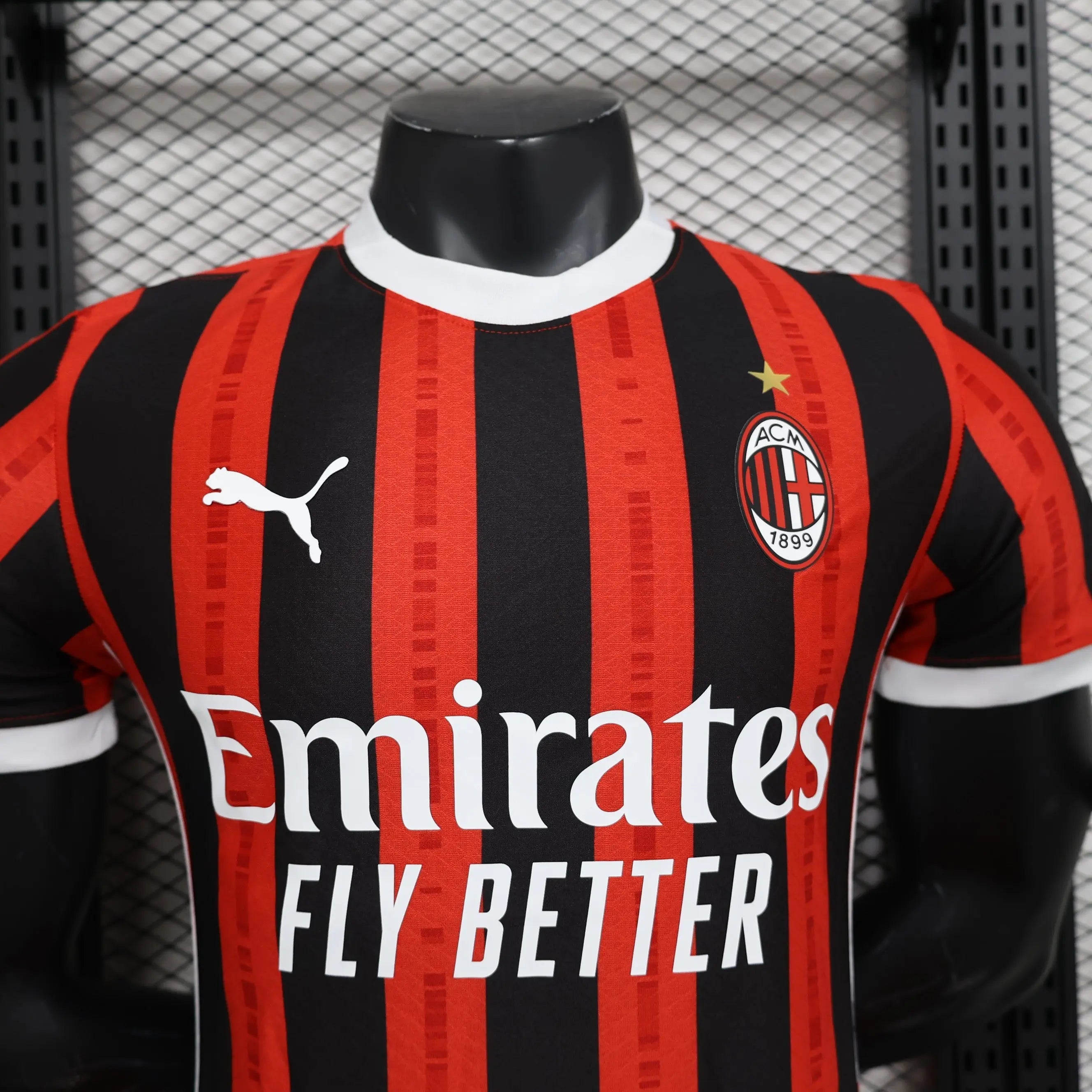 MAILLOT AC MILAN DOMICILE 2024/2025 - Maillot du Monde