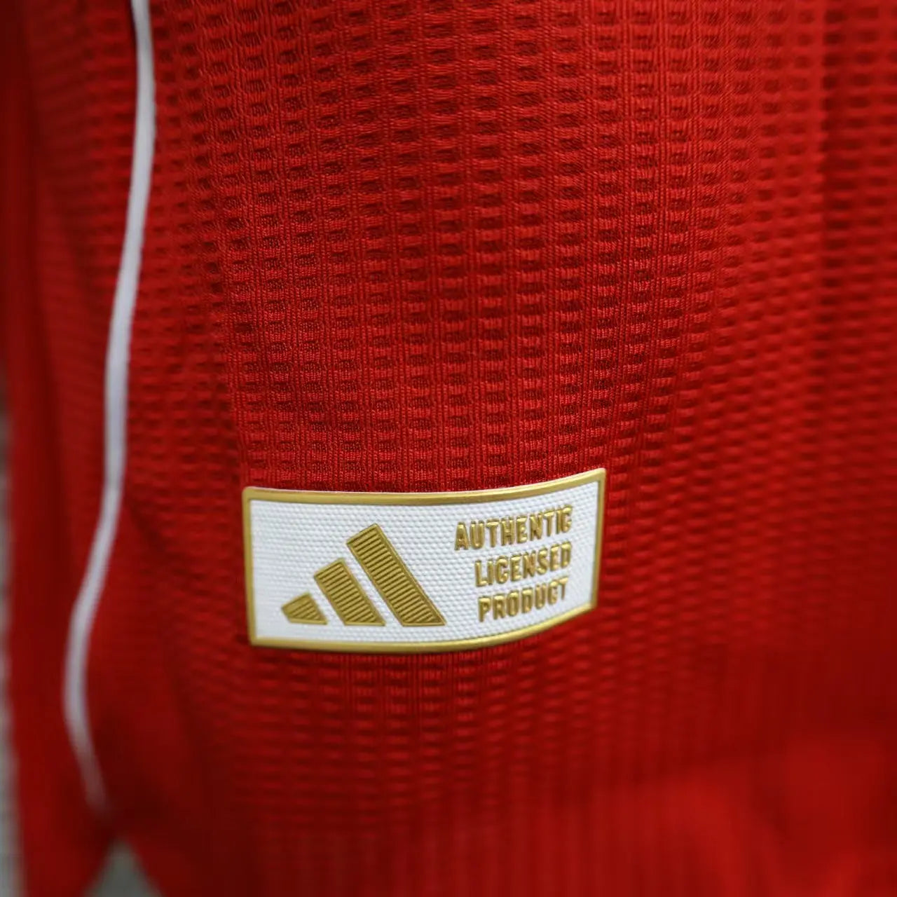 MAILLOT LIVERPOOL DOMICILE 2025/2026 - Maillot du Monde