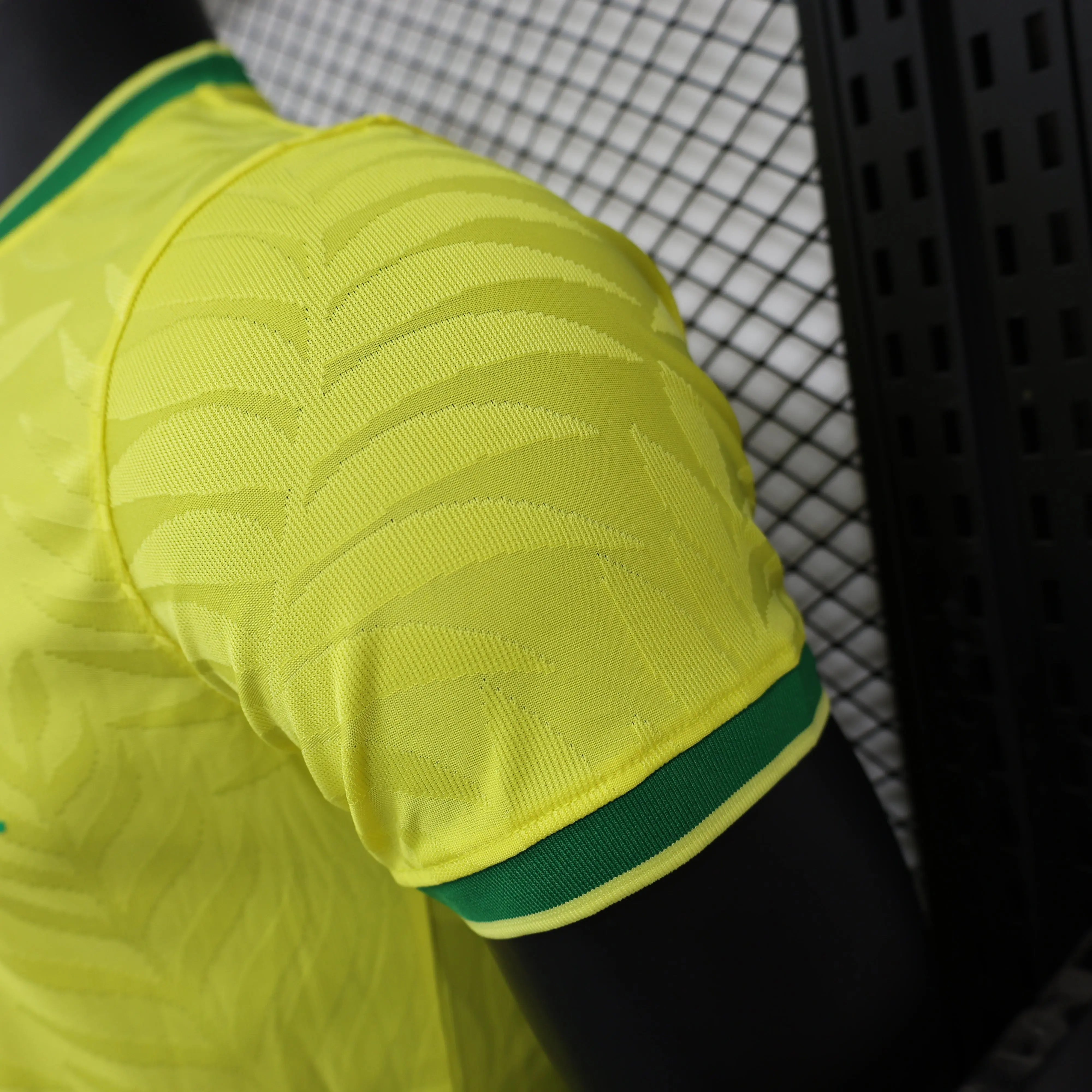 ÉDITION SPÉCIALE PIGEON JAUNE DU BRÉSIL - Maillot du Monde
