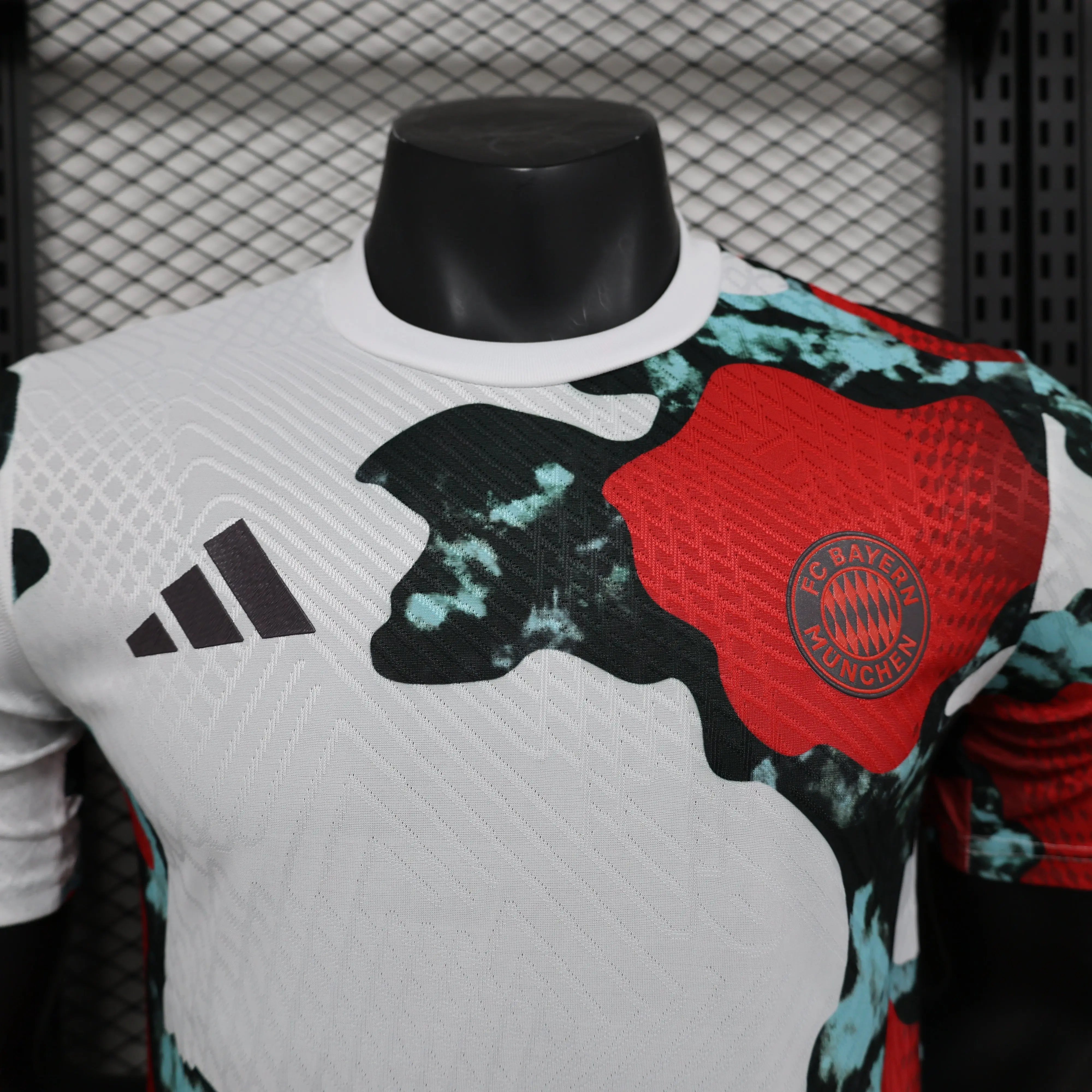 MAILLOT BAYERN MUNICH AVANT MATCH 2024/2025 - Maillot du Monde