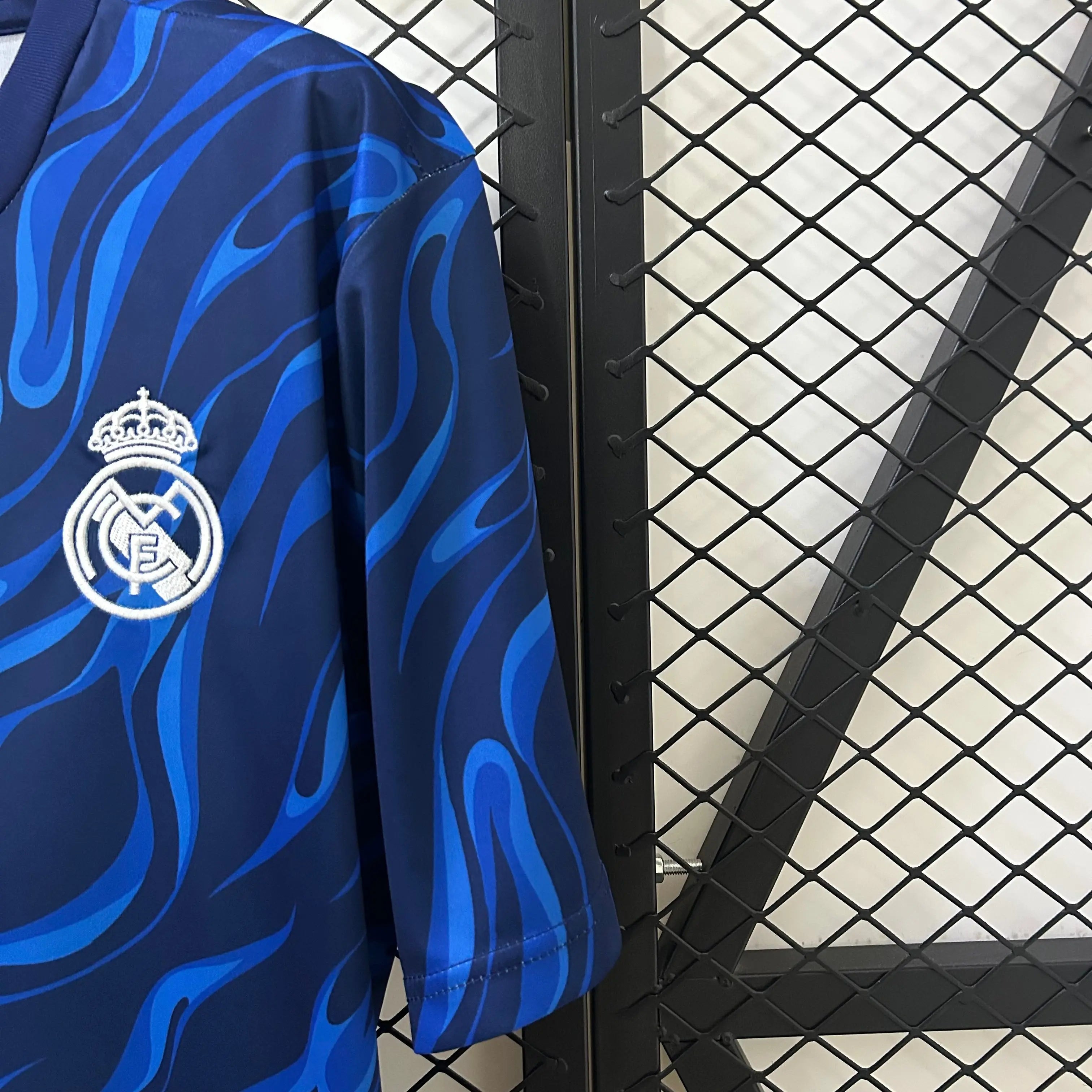 25/25 Maillot du REAL MADRID Bleu - Maillot du Monde