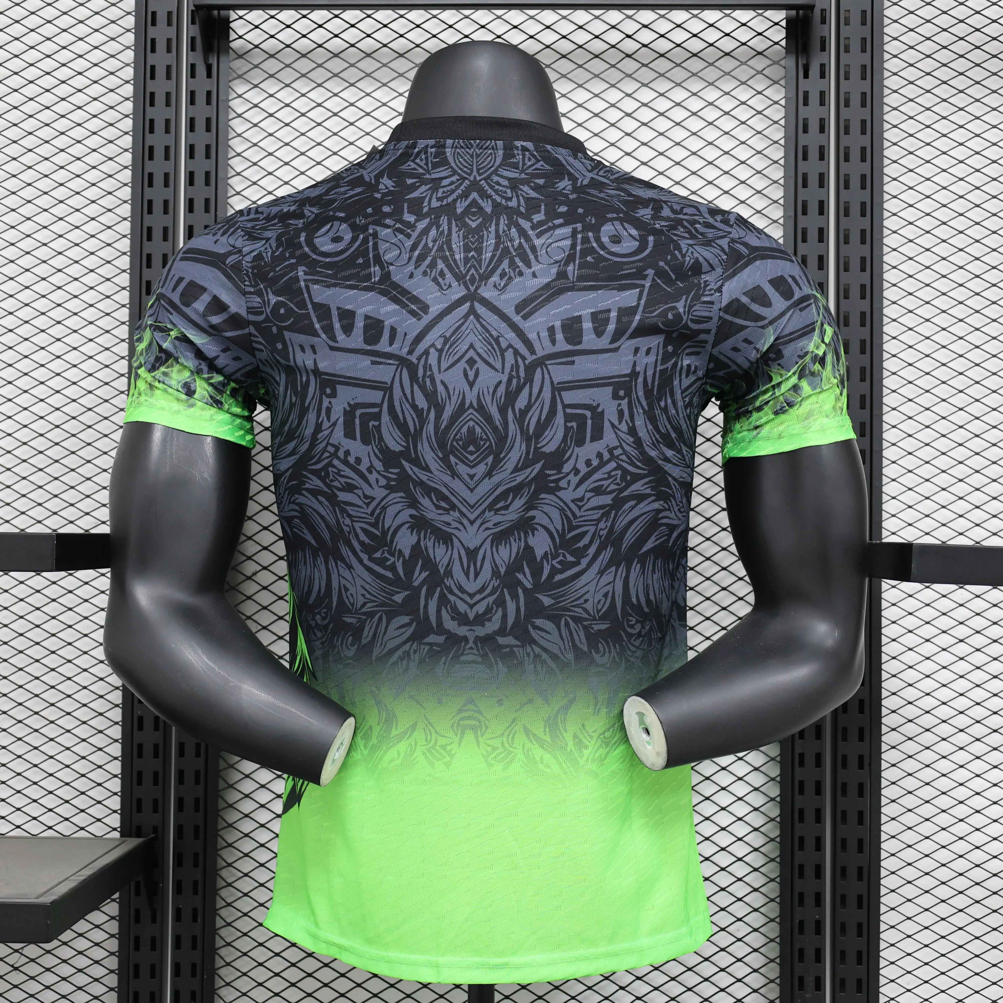 MAILLOT LIVERPOOL ÉDITION SPÉCIALE VERTE 2024/2025 - Maillot du Monde