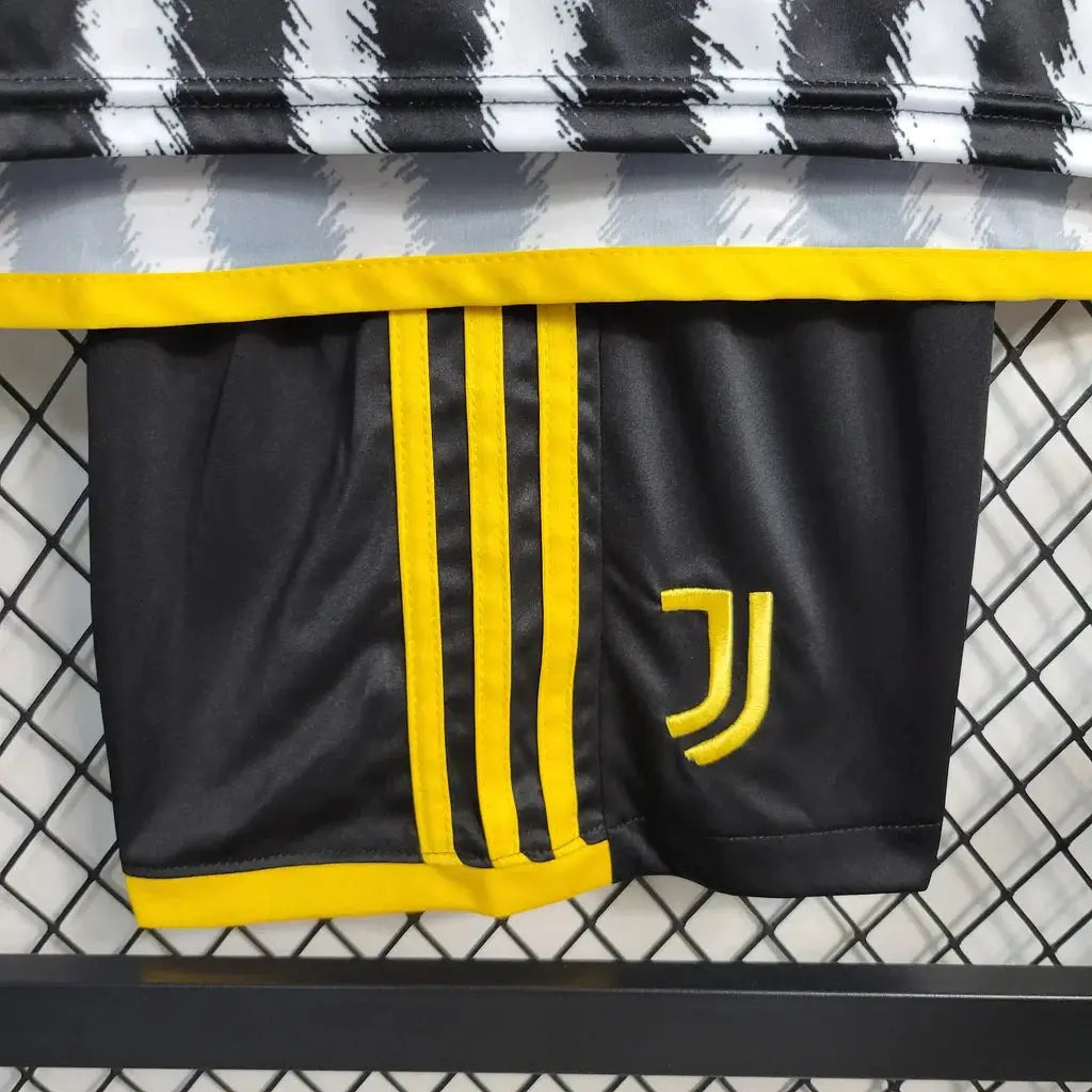 MAILLOT ENFANT JUVENTUS DOMICILE 2023/2024 - Maillot du Monde