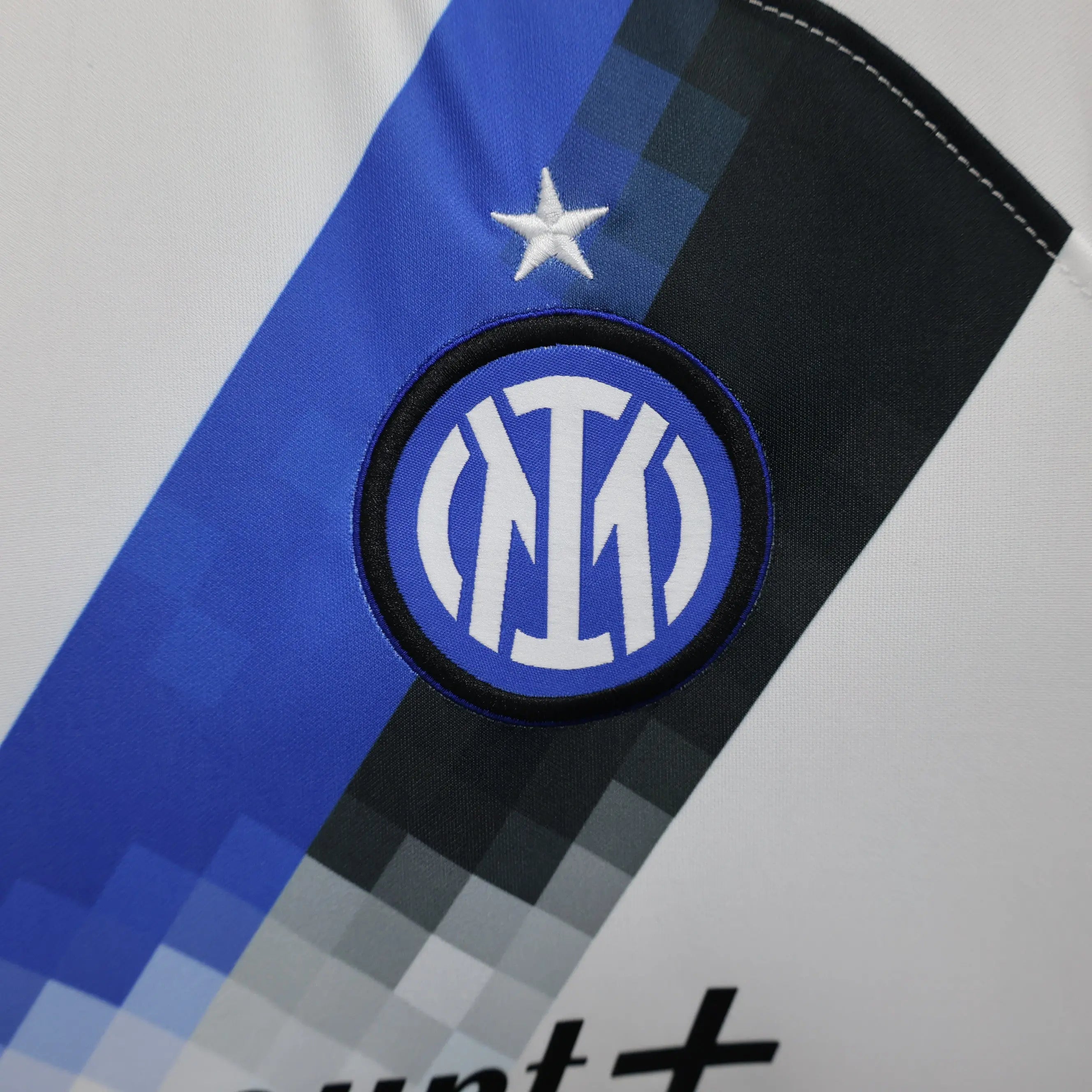 MAILLOT INTER MILAN EXTERIEUR 2023/2024 - Maillot du Monde