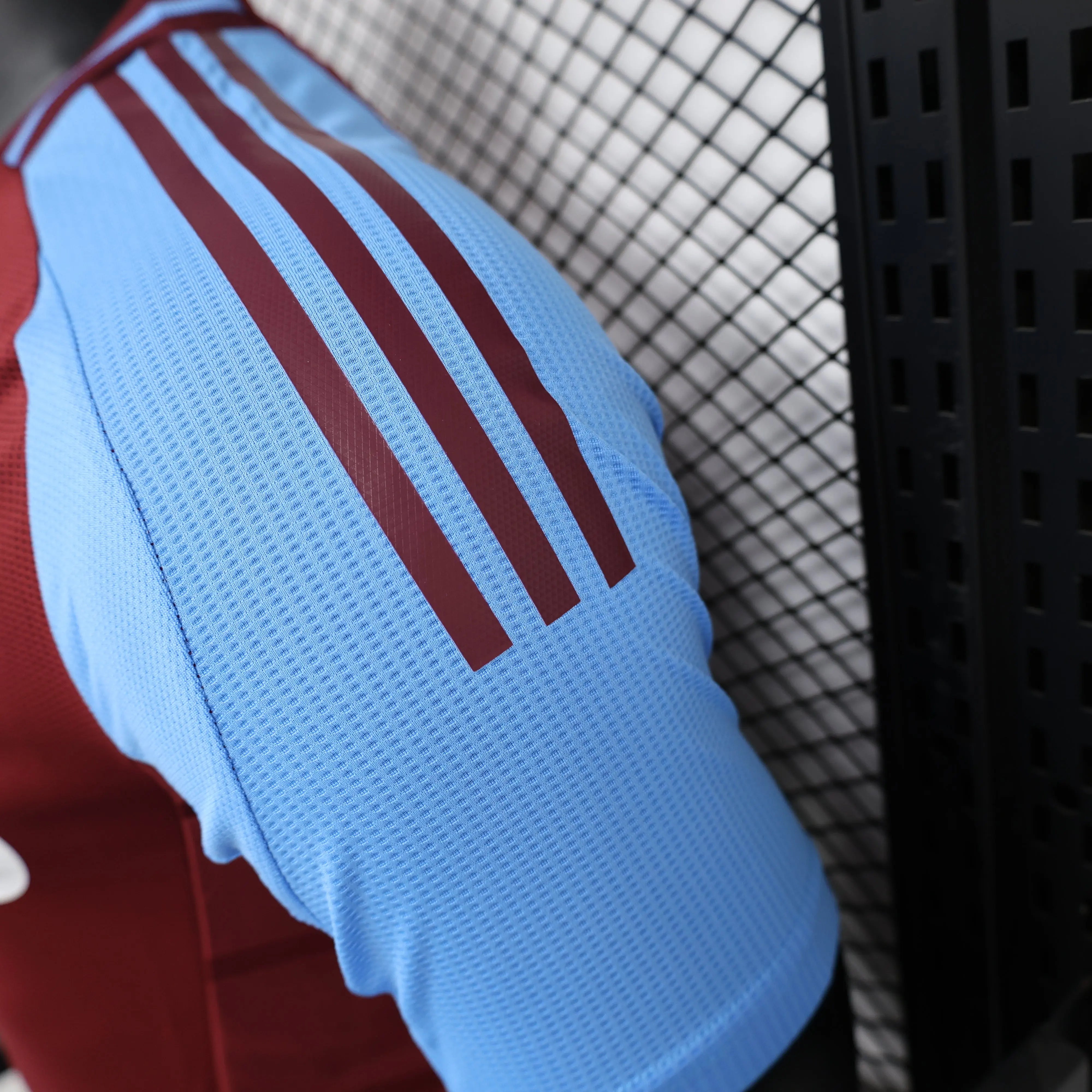 MAILLOT ASTON VILLA DOMICILE 2024/2025 - Maillot du Monde