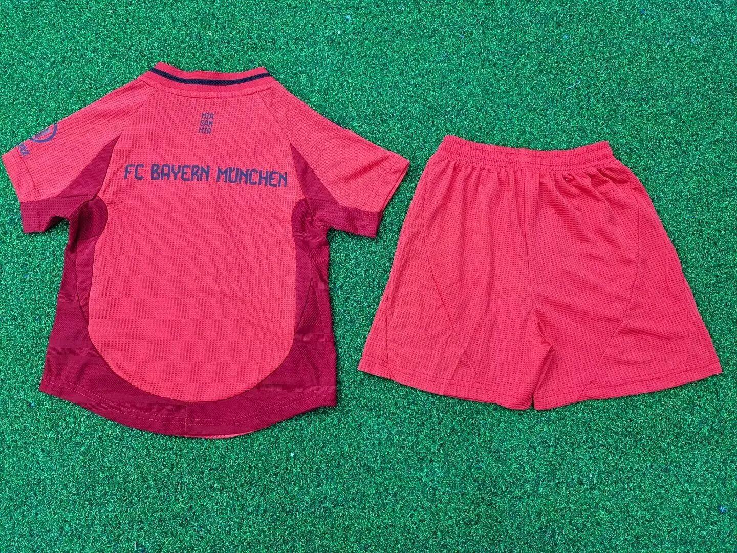MAILLOT ENFANT BAYERN DOMICILE 2024/2025 - Maillot du Monde