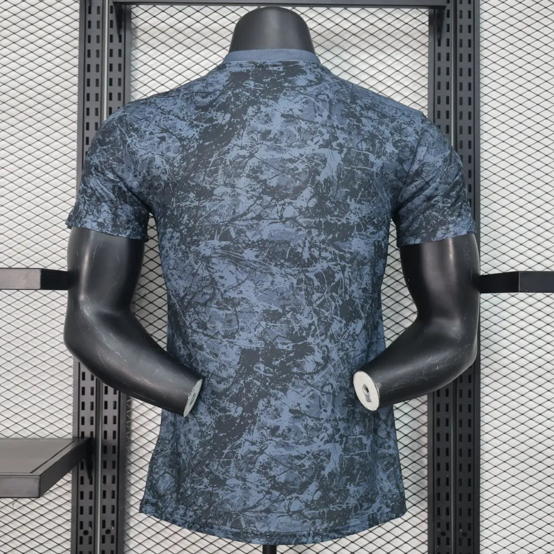 MAILLOT MANCHESTER UNITED AVANT MATCH 2023/2024 - Maillot du Monde